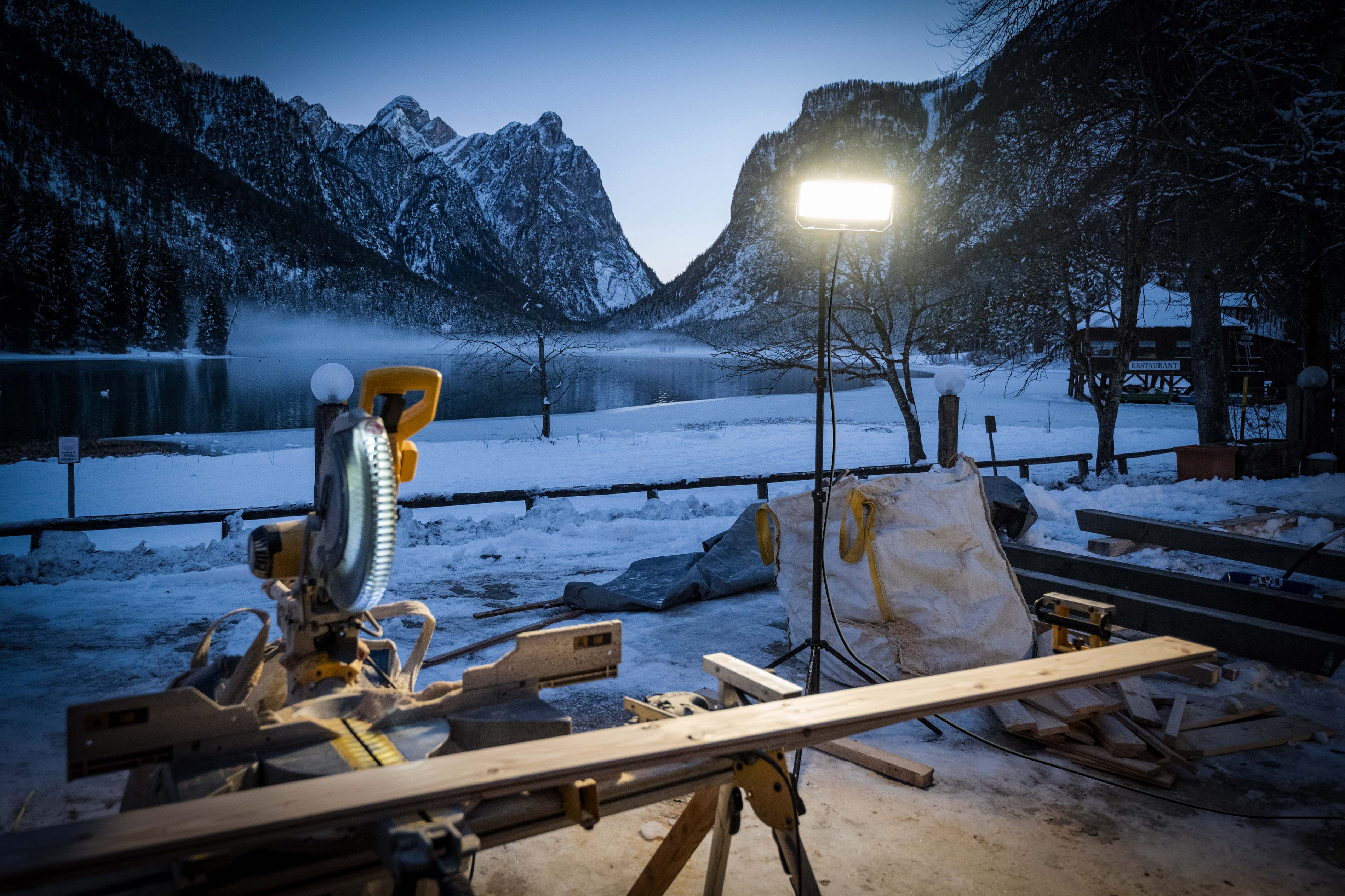 af12c-work LEDLENSER AF12C Floodlight, 96 LED, 75 W Black, 8000 lm, IP67, 240V