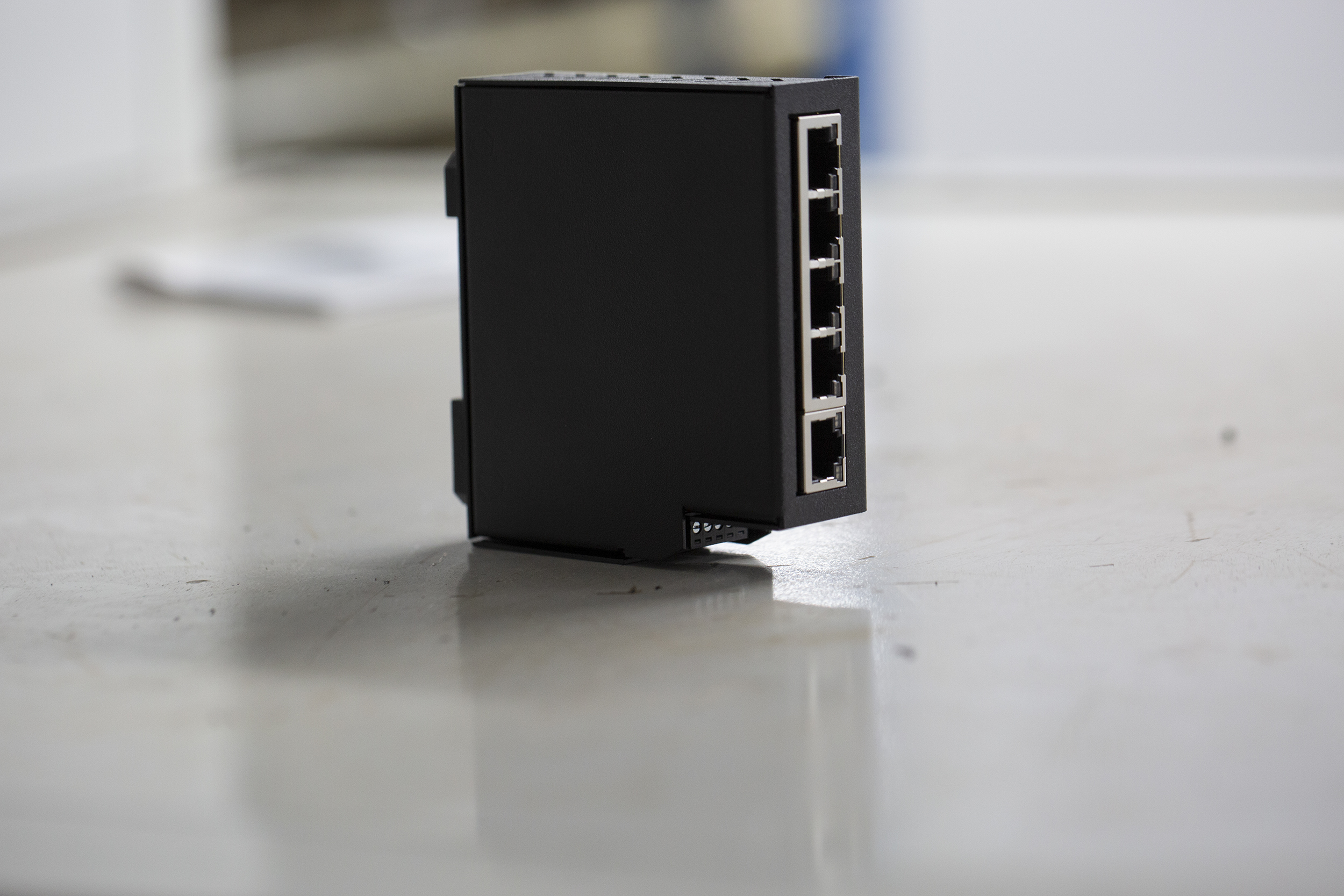 144-8675 RS PRO DIN Rail Mount Industrial Ethernet Switch, 5 RJ45 Ports, 10/100Mbit/s Transmission