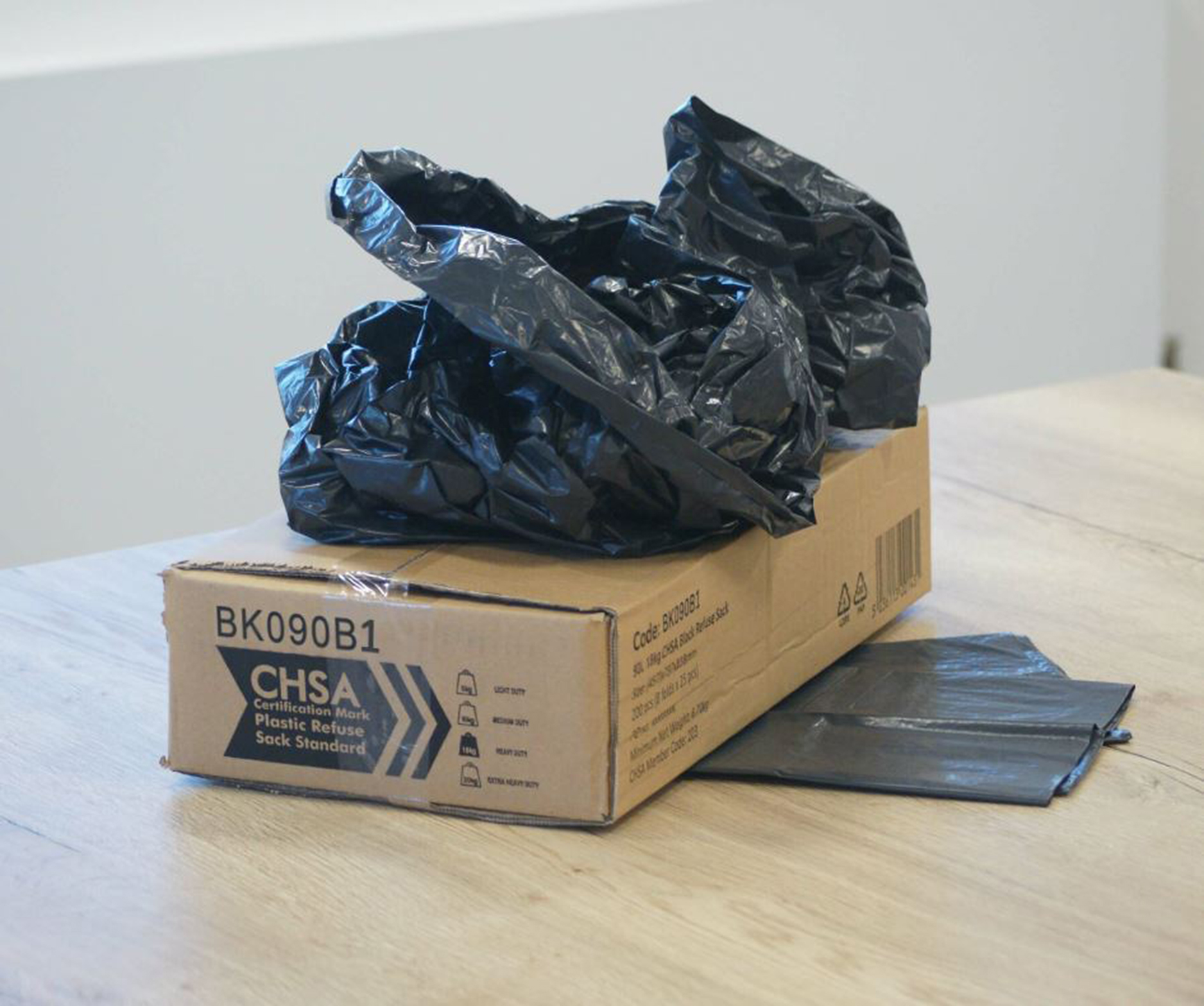 Cromwell Polythene Black Polythene Refuse Sack, 90L Capacity, 200 Per Pack per Package