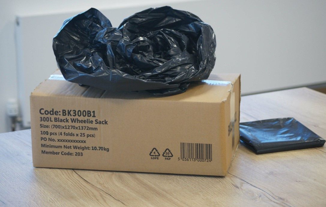 bk300b1 Cromwell Polythene Black Polyethylene Bin Bag, 300L Capacity, 35 μm Thickness, 100 Per Pack per Package