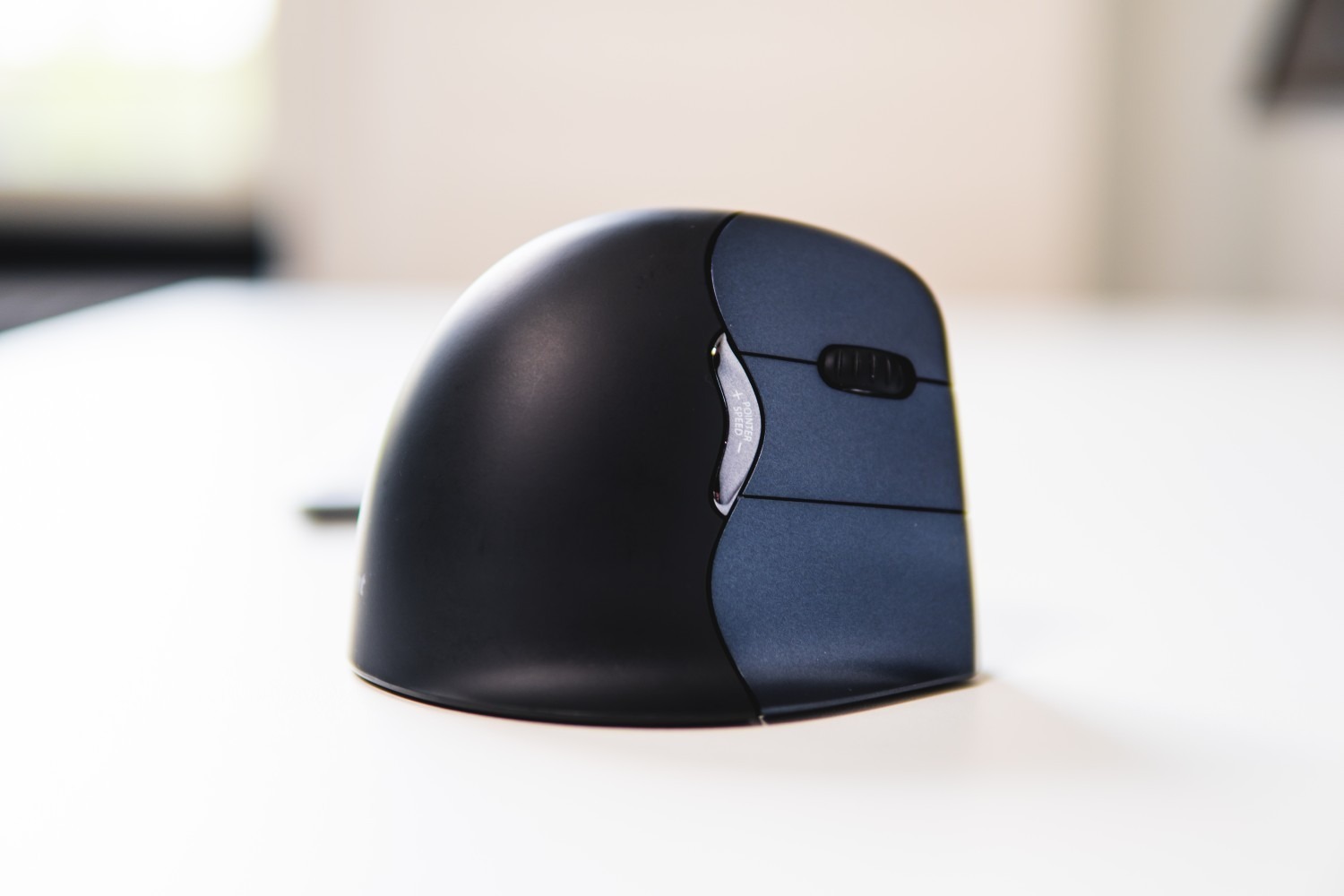 Evoluent BNEEVR4W 6 Button Wireless Vertical Laser Mouse Blue, Black