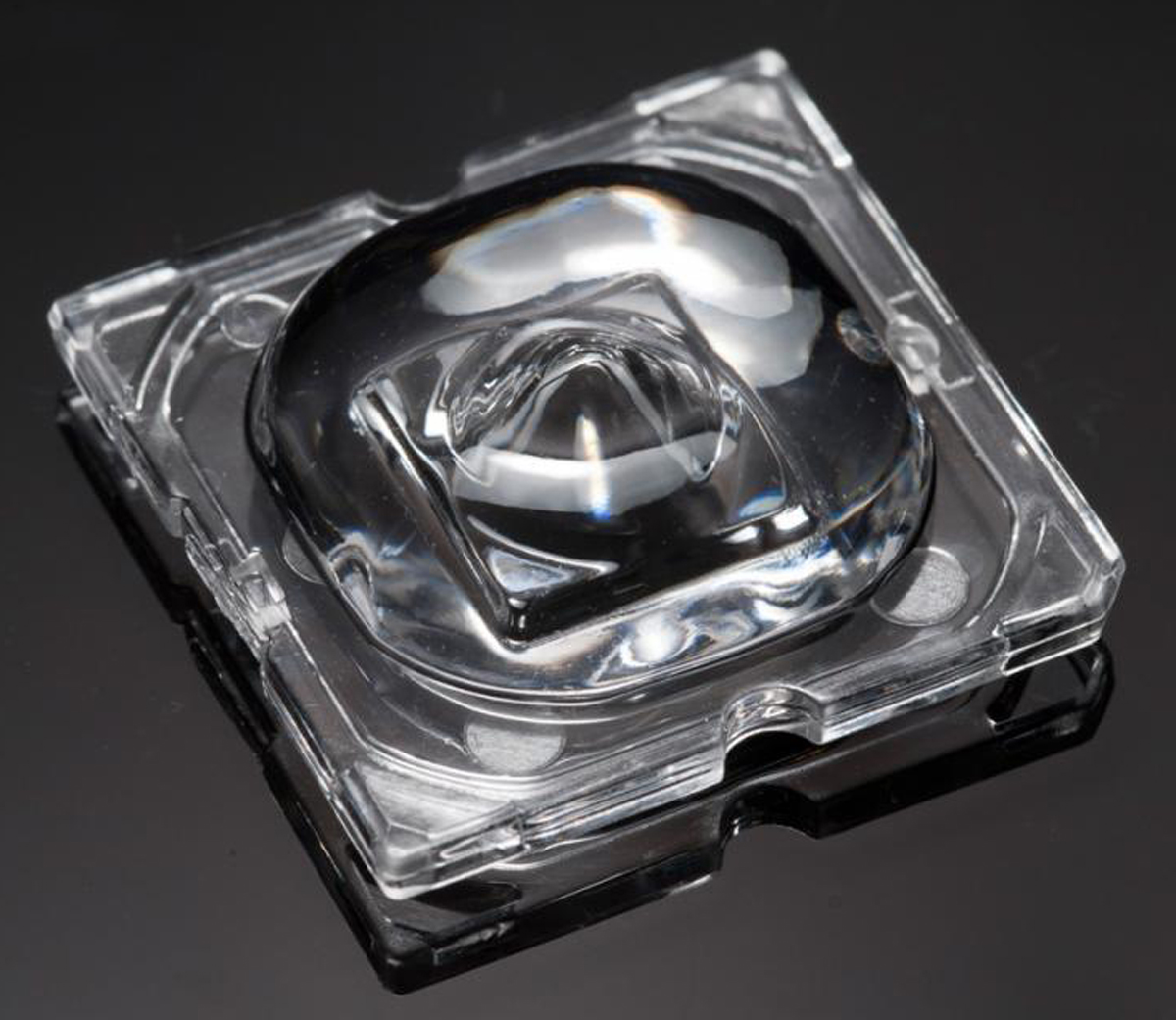 Ledil, Strada-SQ Series 1-Way LED Lens 145 to 156 ° Street Lighting Beam