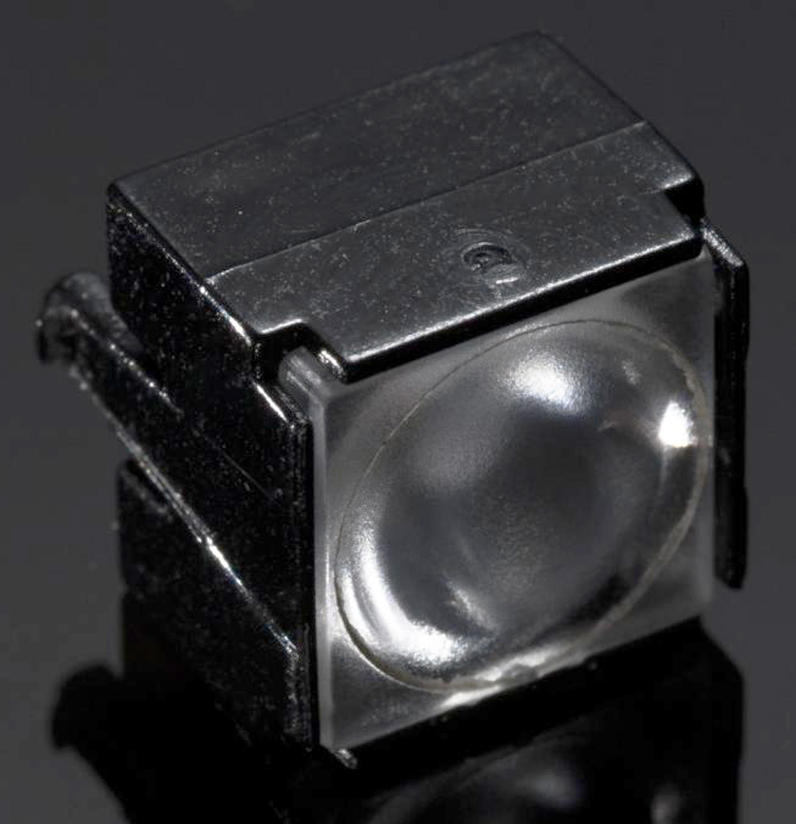 Ledil CP12947_LARISA-WW-CLIP16, Larisa Series 1-Way LED Lens 50 to 70° Square Beam