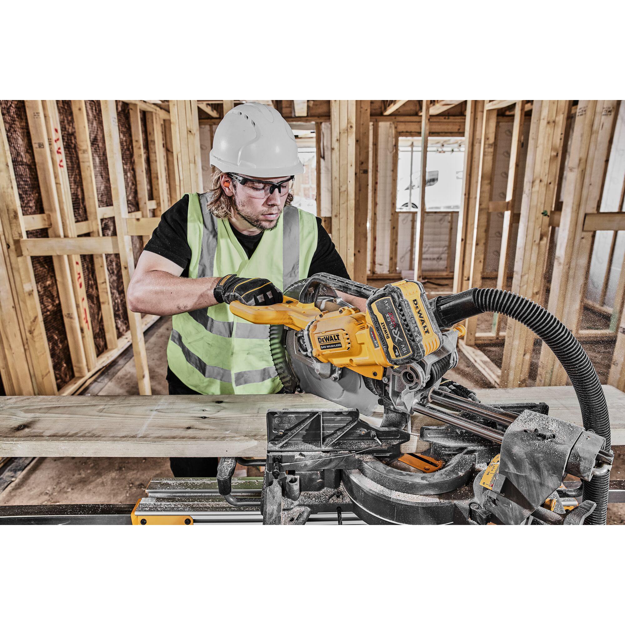 dcs781x2-gb DeWALT FLEXVOLT DCS781 305mm Cordless Mitre Saw, Type G - British 3-Pin