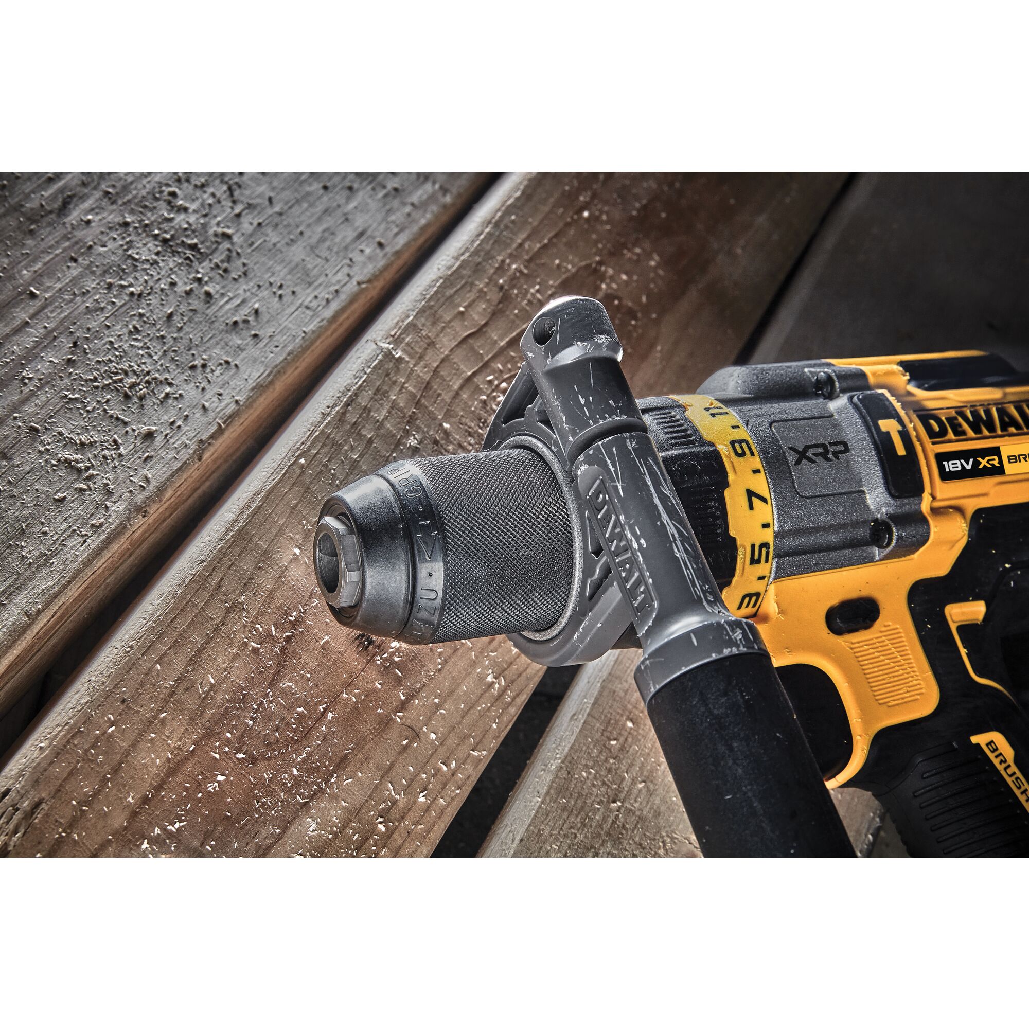 dcd999h2t-gb DeWALT XR 3 Speed Ratcheting 1.3 kW Cordless, Type G - British 3-Pin 18 V 13 mm