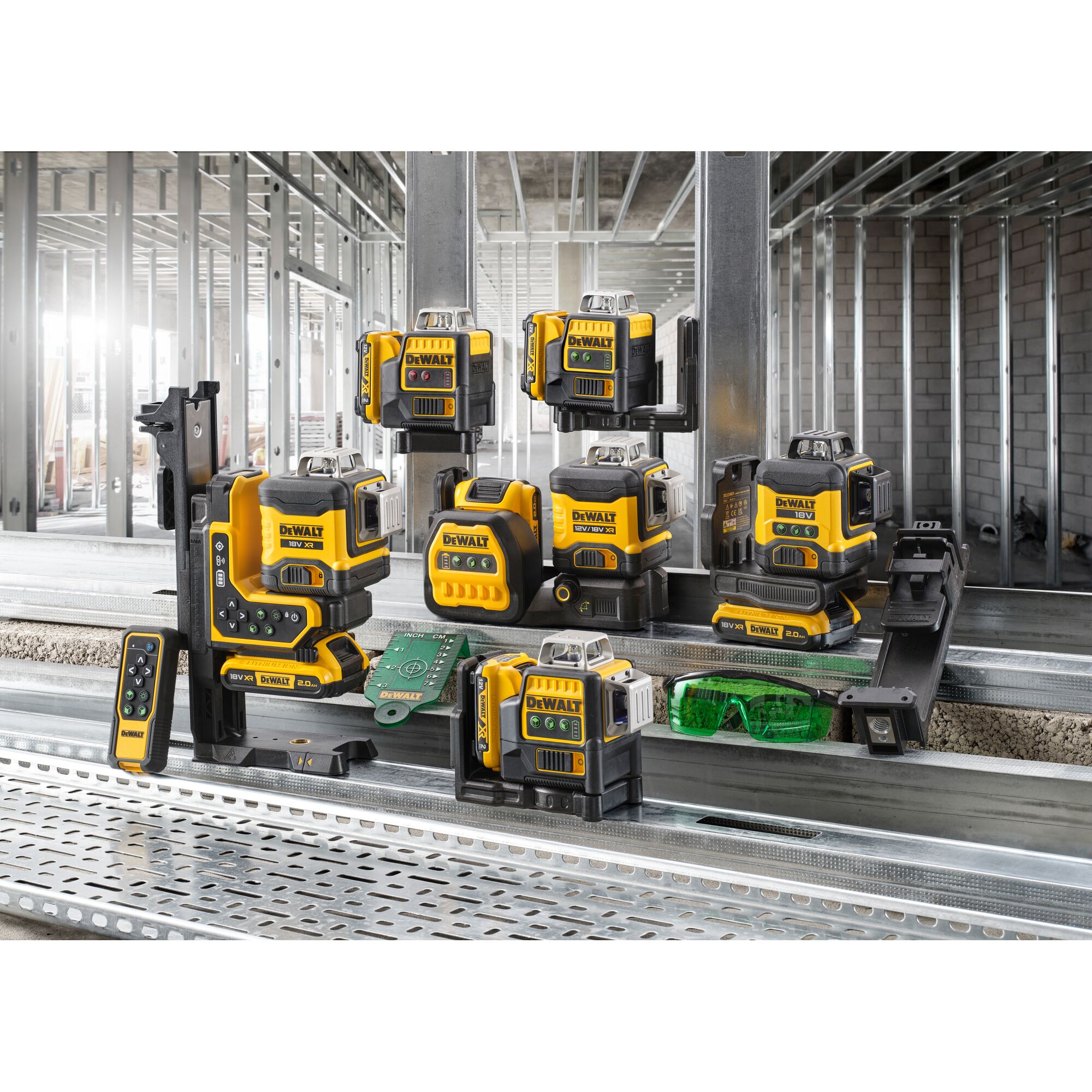 DeWALT DCLE34035B-XJ DCLE Laser Colour Green Laser Level, 3