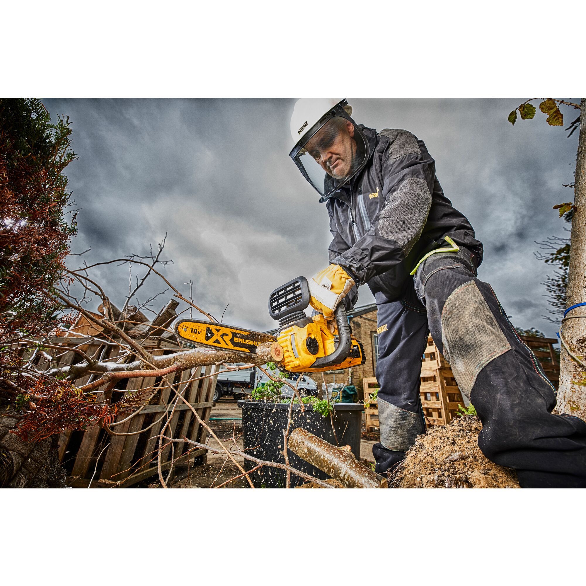 dcm565p1-gb DeWALT XR Battery Chainsaw