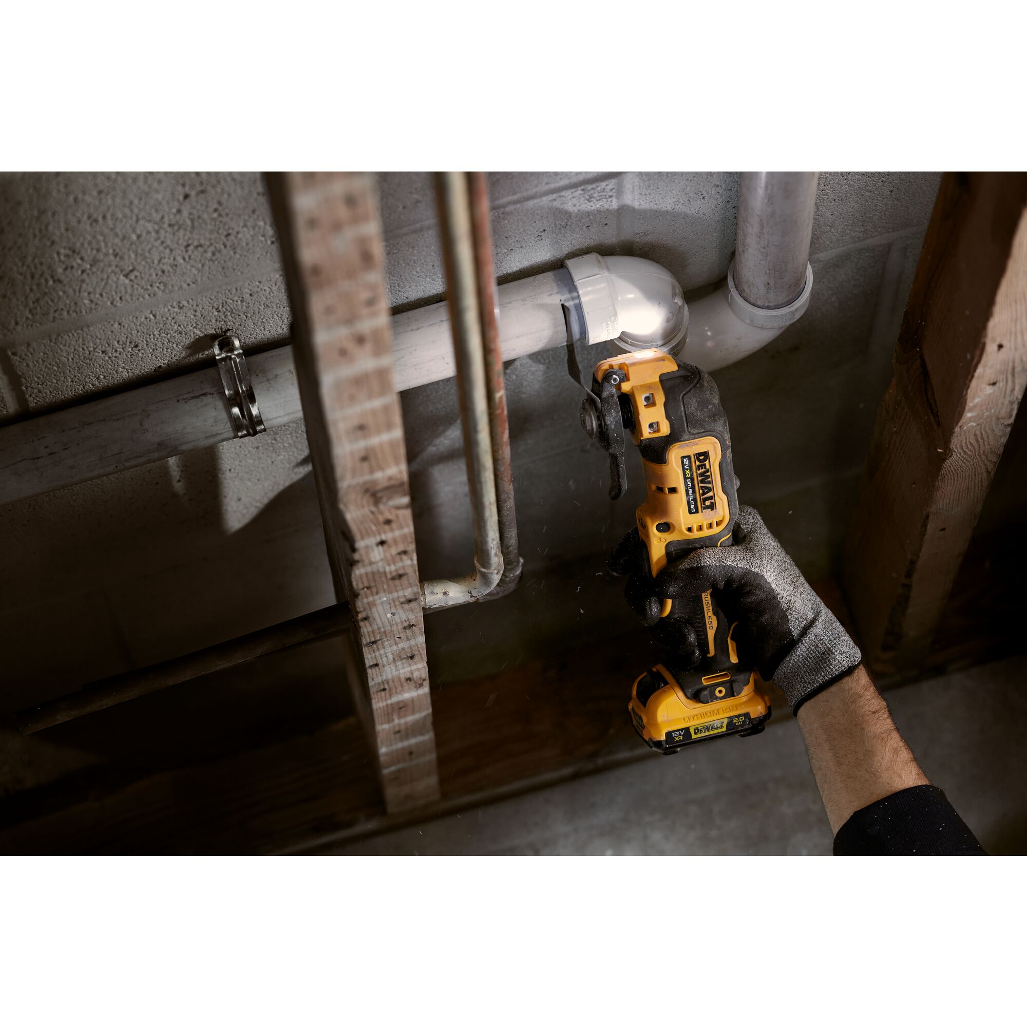 dcs353d2-gb DeWALT DCS353D2-GB DCS353D2-GB Cordless Multi-Cutter, Type G - British 3-Pin