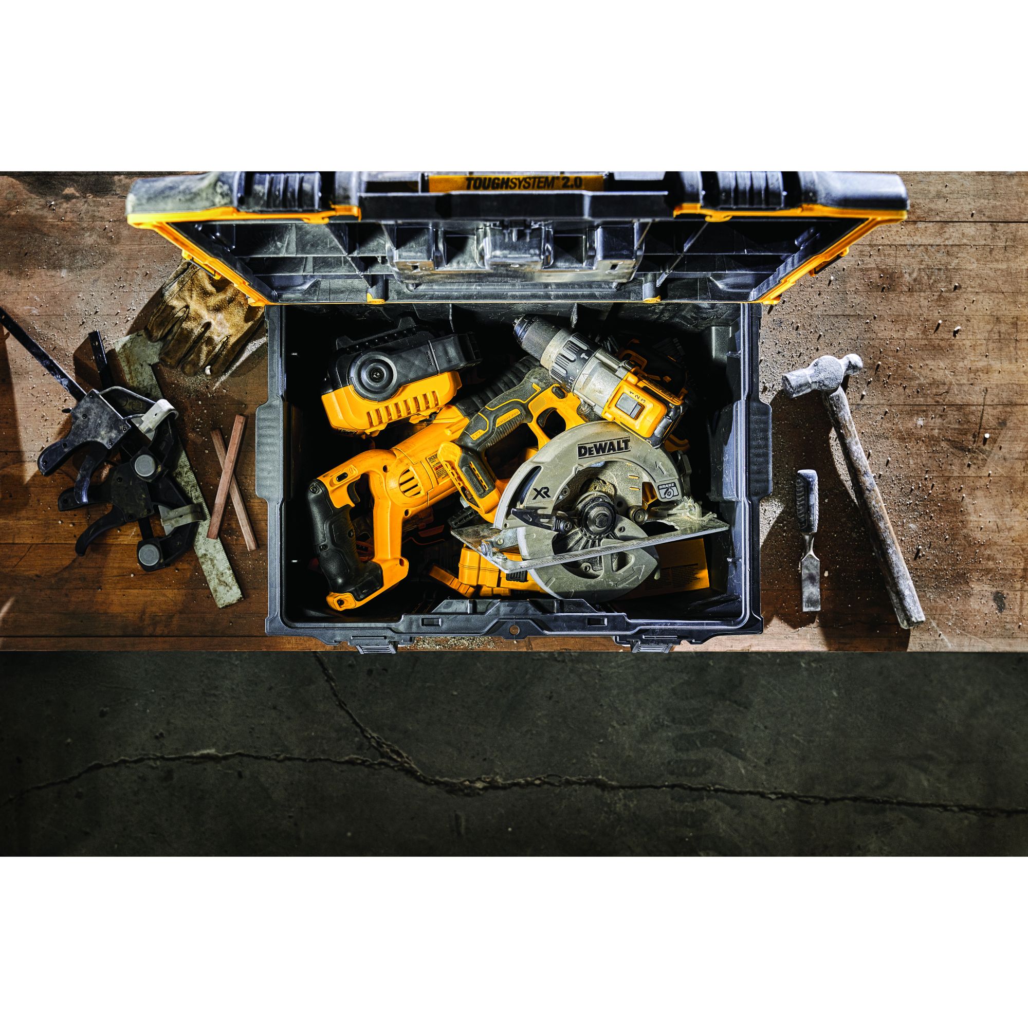 dwst83294-1 DeWALT Plastic Tool Box 308 mm 371 mm 554mm