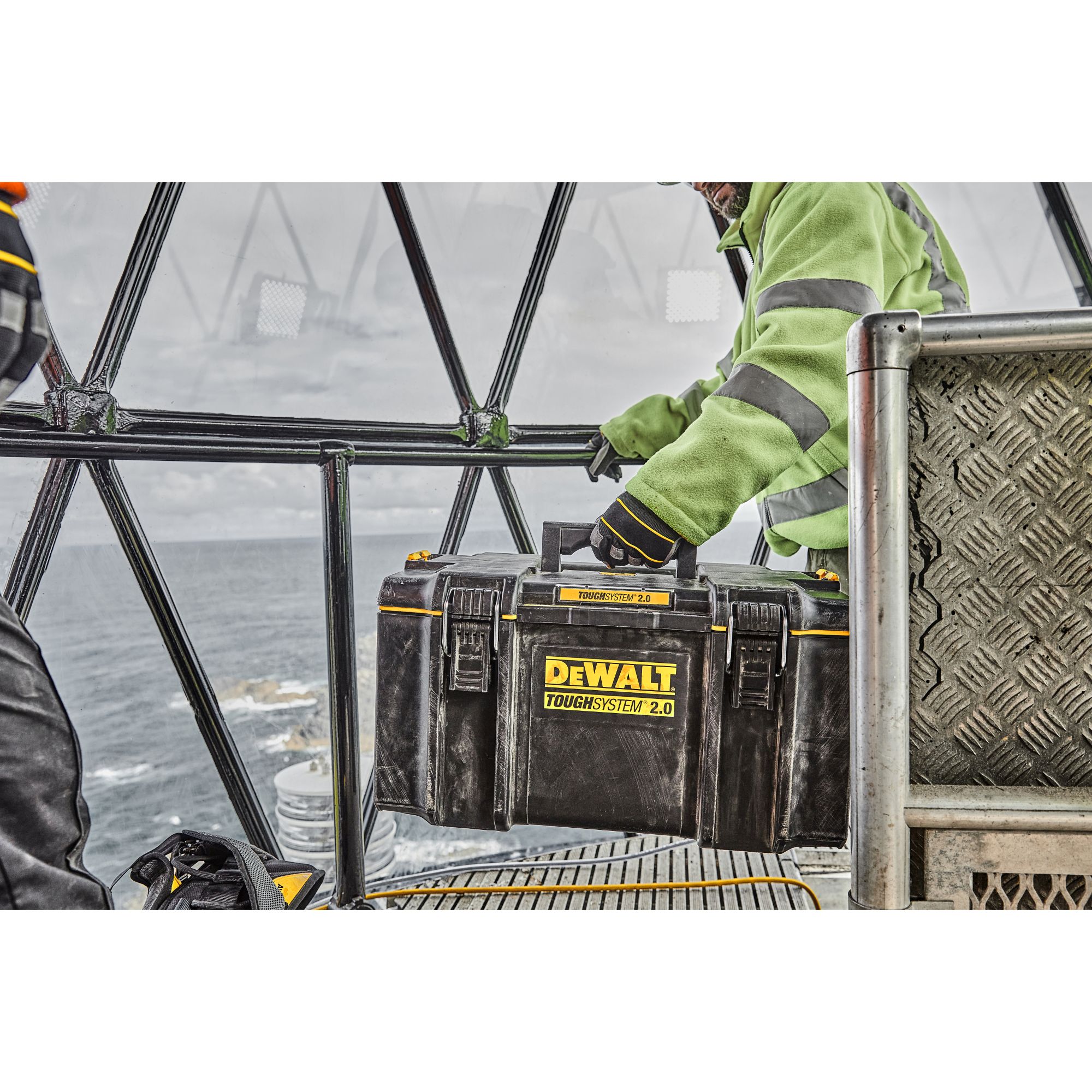 dwst83294-1 DeWALT Plastic Tool Box 308 mm 371 mm 554mm