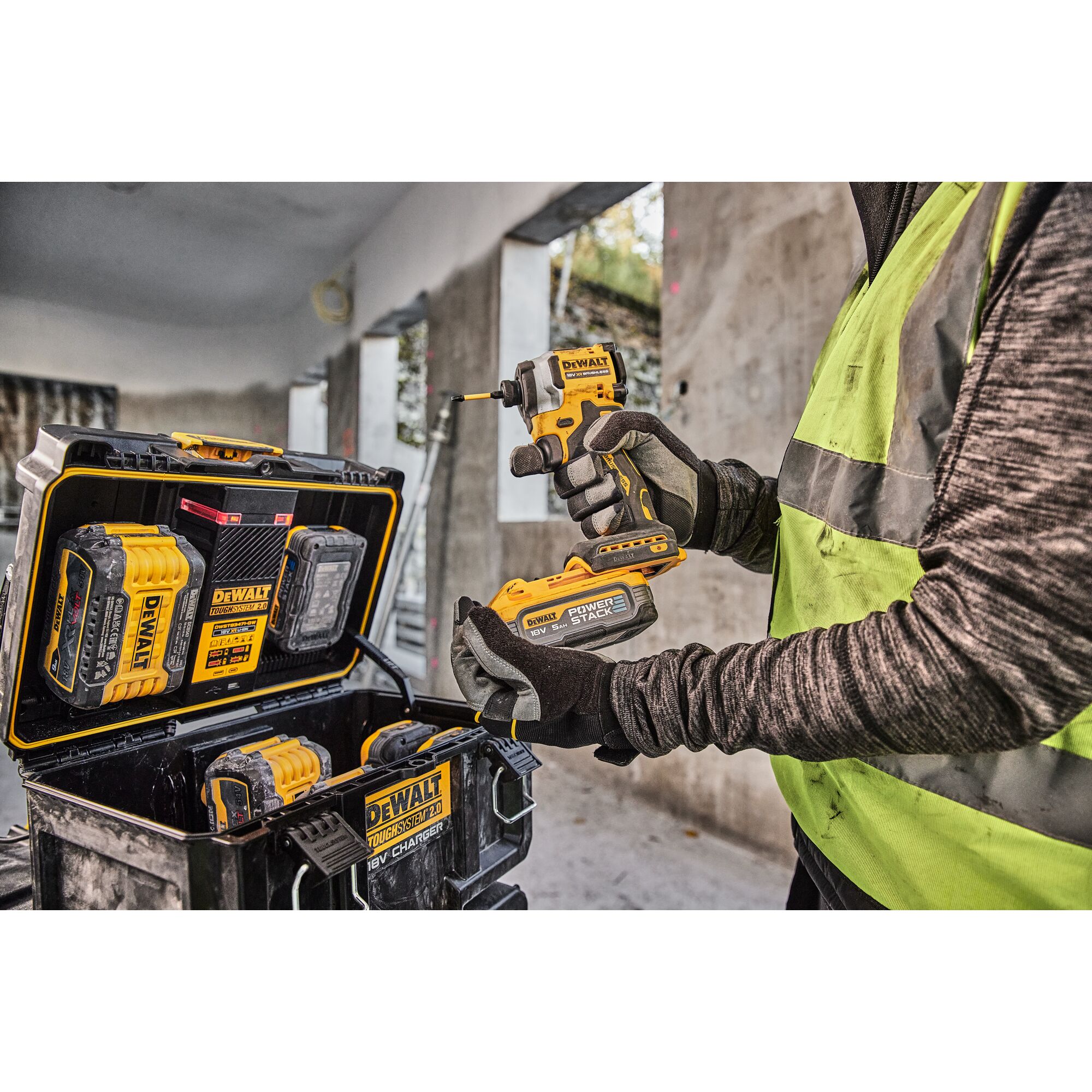 DeWALT DWST83471-QW Power Tool Charger for use with Power Tool, EU