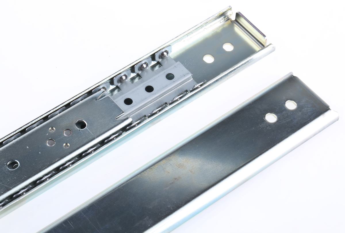 dz0204-0016 Accuride Telescopic Slide, 605 mm Depth, 2 U, 60kg Max Load