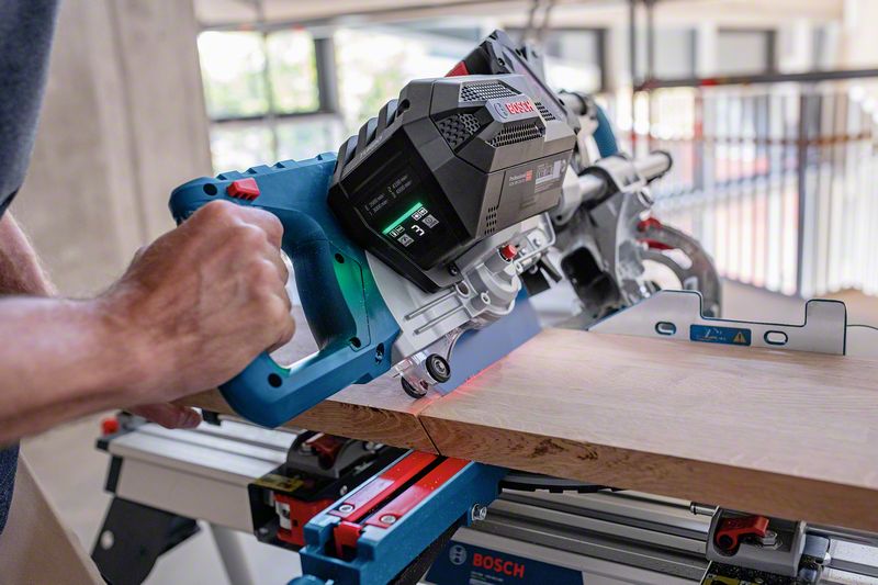 0601b47000 Bosch 216mm Cordless Mitre Saw, 18V