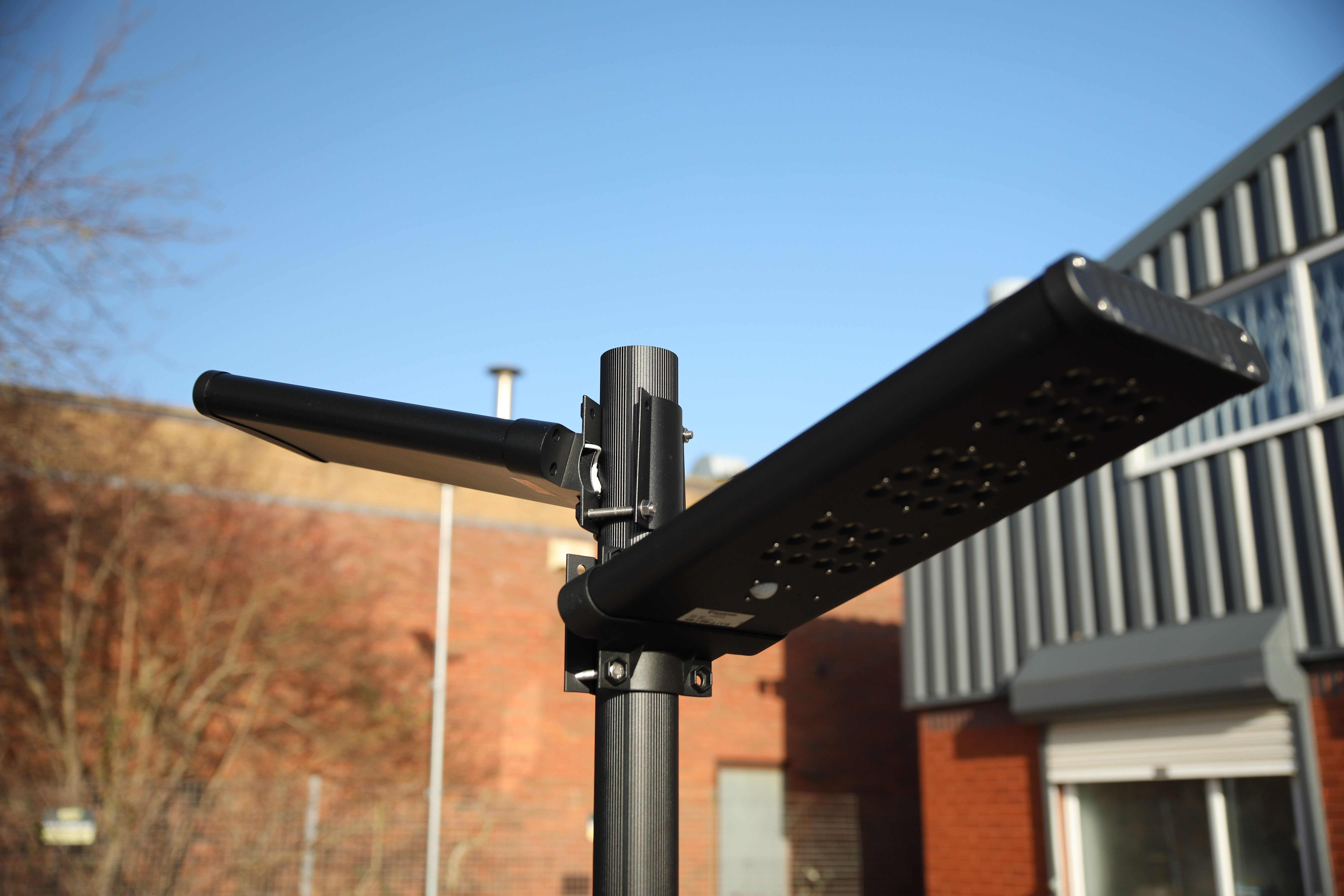 eclipse-36 TradeTuff Eco Solar PIR Included Solar Powered LED Floodlight, 36 LED, 36 W Warm White, 2000 lm, IPX5, 7.4V