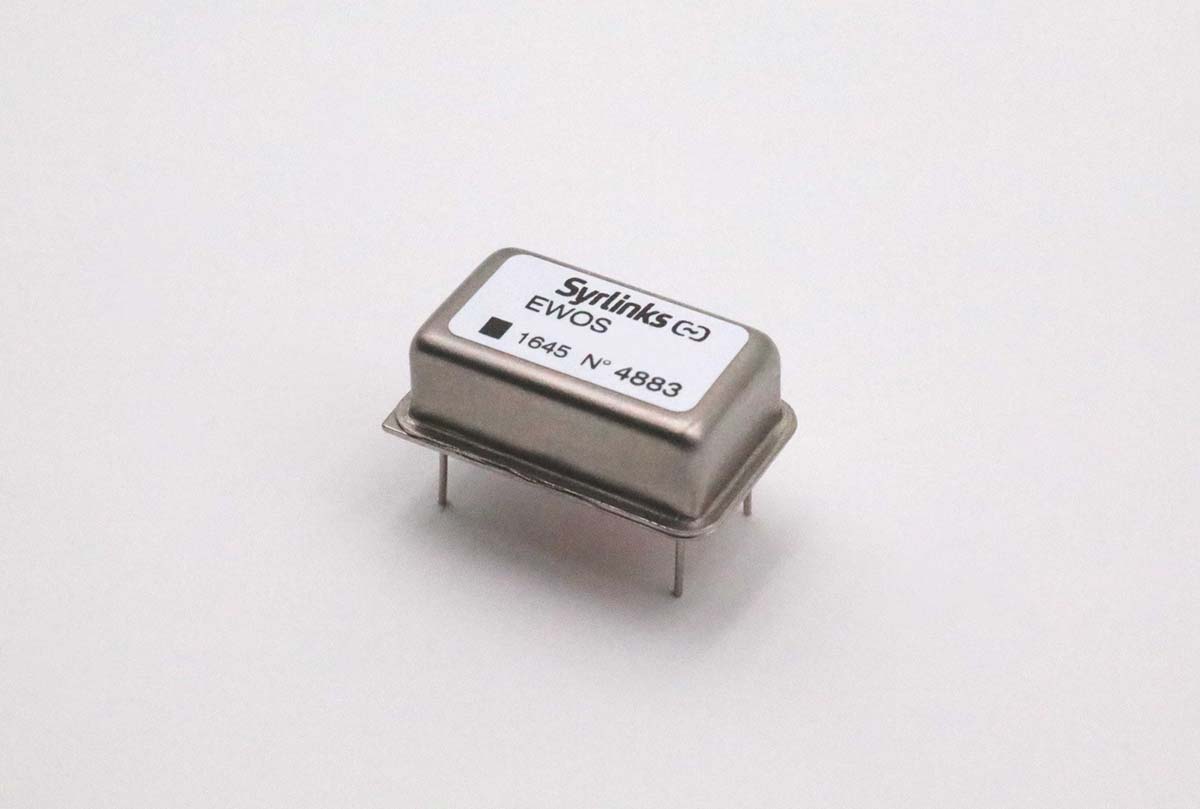 SYRLINKS 10MHz Oscillator DIL14 Low ±70 ppb 4 Clipped Sinewave EWOS10-5V0-B-C1