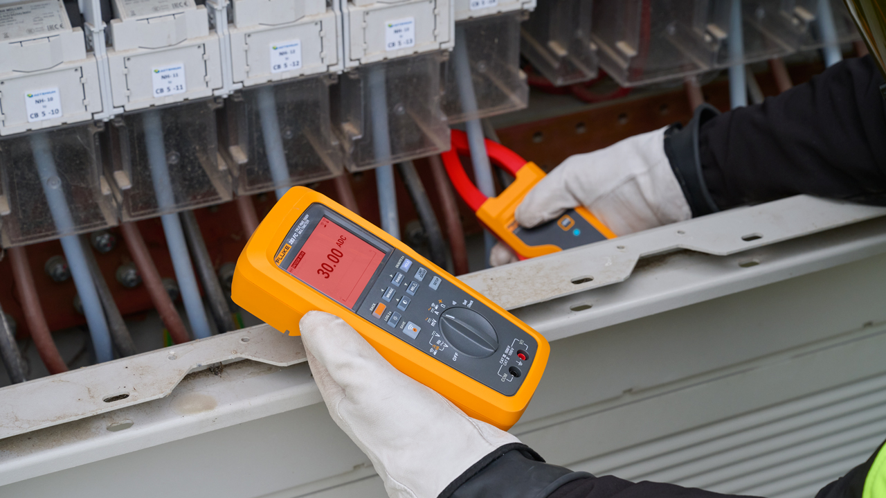 fluke-283fc-pv-eur Fluke 283FC PV EUR Handheld LCD Multimeter Kit, 60 A ac, 60 A dc, 1 kV ac - UKAS Calibrated