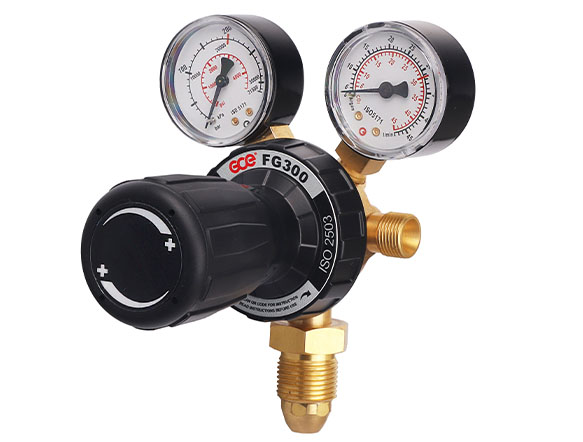 GCE Pressure Regulator Oxygen 5/8 in G BSP