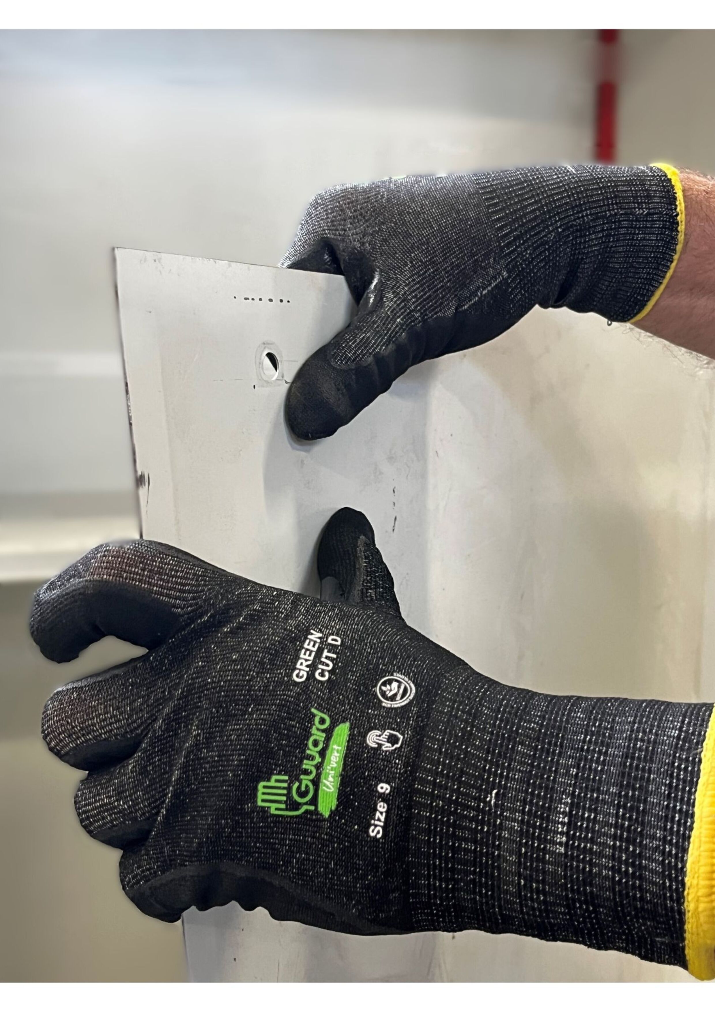 green-cut-d-srl-t9 GUYARD GUYARD SAS Black, White Elastane, Nylon, Polyethylene, Spandex, Steel Work Gloves, Size 9, Nitrile Coating