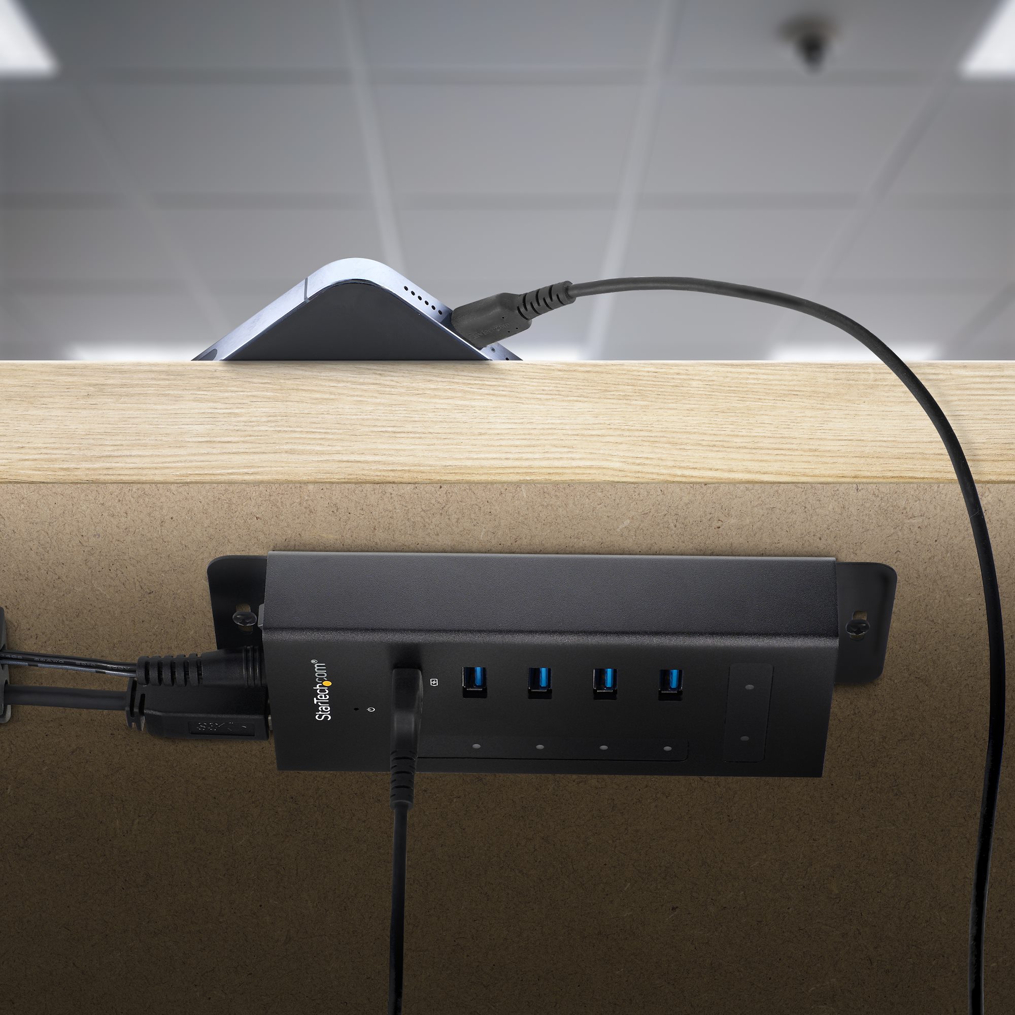 hb30c5a2cst StarTech.com 7 Port USB 3.0 USB Hub, AC Adapter Powered, 60 mm 26 mm 60mm