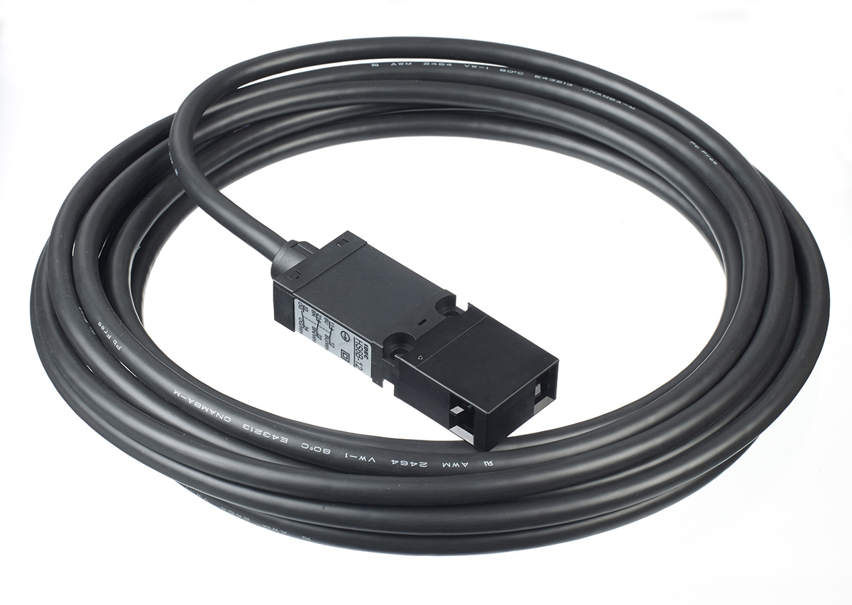 Idec HS6B Safety Interlock Switch Actuator Included, Interlock