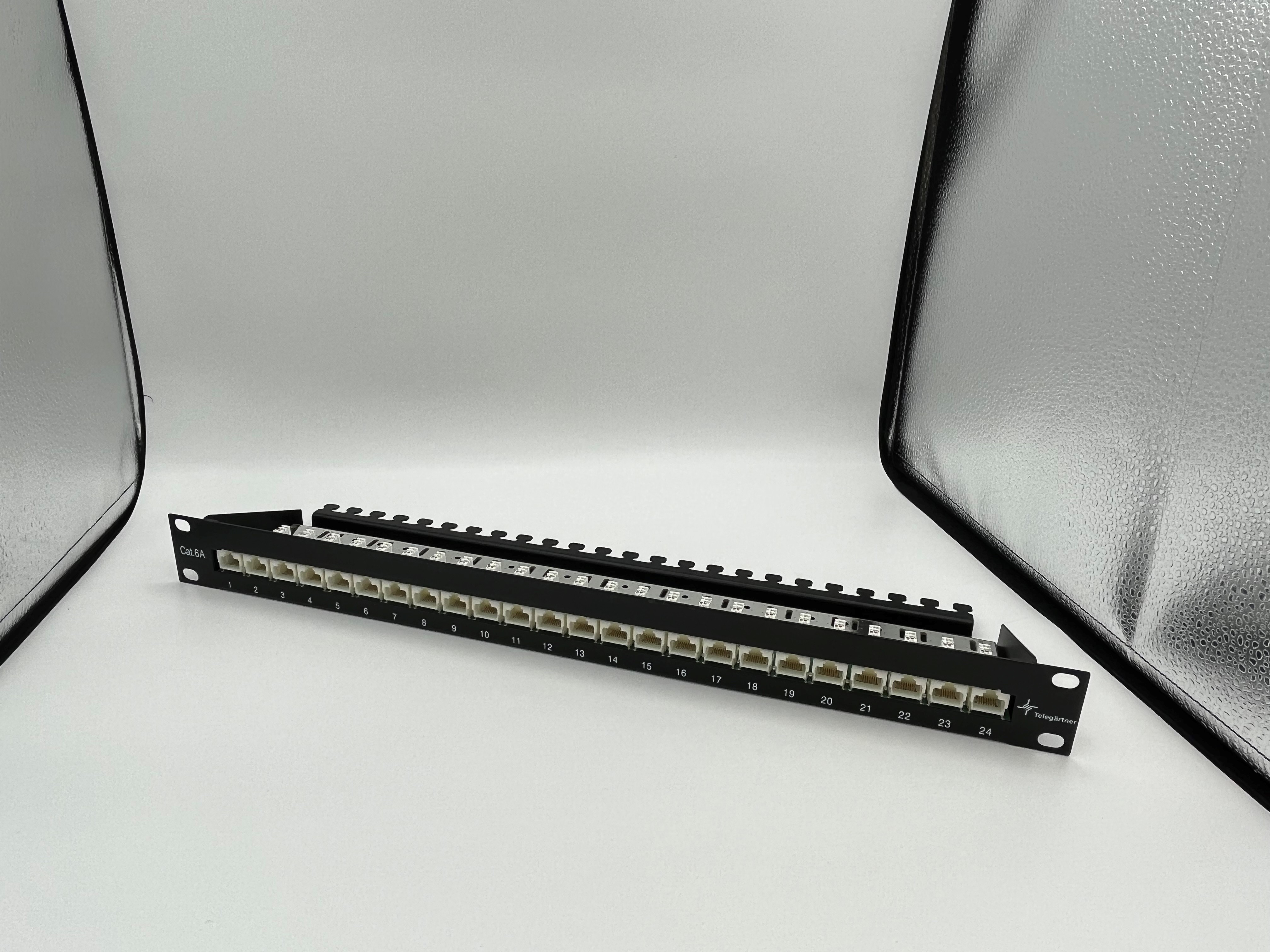 j02023s0051 Telegartner Telegartner Data Series Cat6 24 Port RJ11, RJ12, RJ45 RJ Patch Panel Shielded 1 U Black
