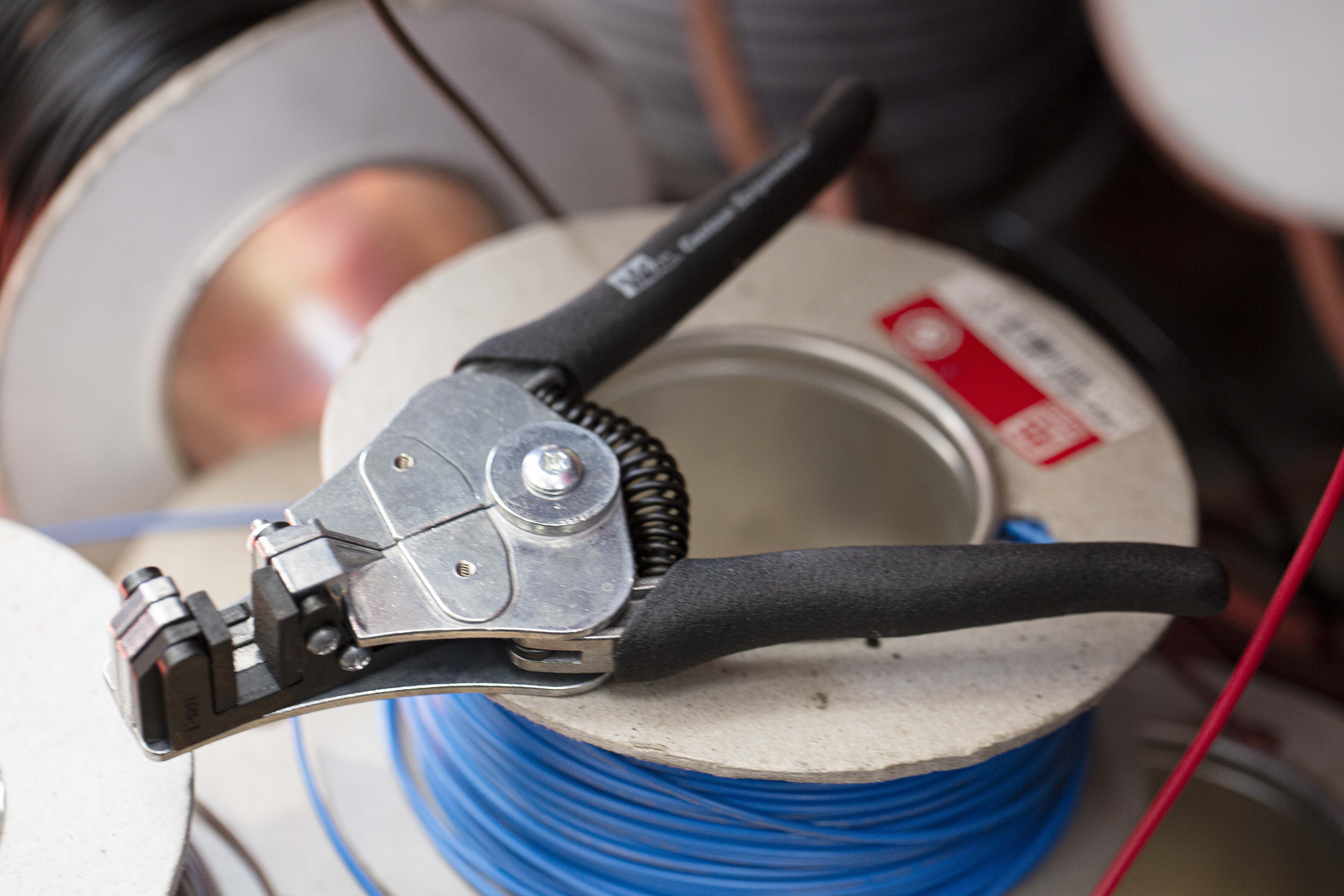 l-5617 Ideal Industries Automatic Stripper, 16 To 30 AWG