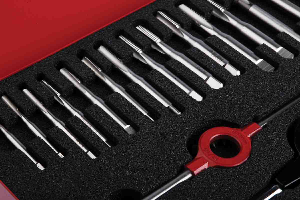l1204m Dormer 19-Piece HSS Thread Tap & Die Set, M5 - M12 Taps, M5 - M12 Dies