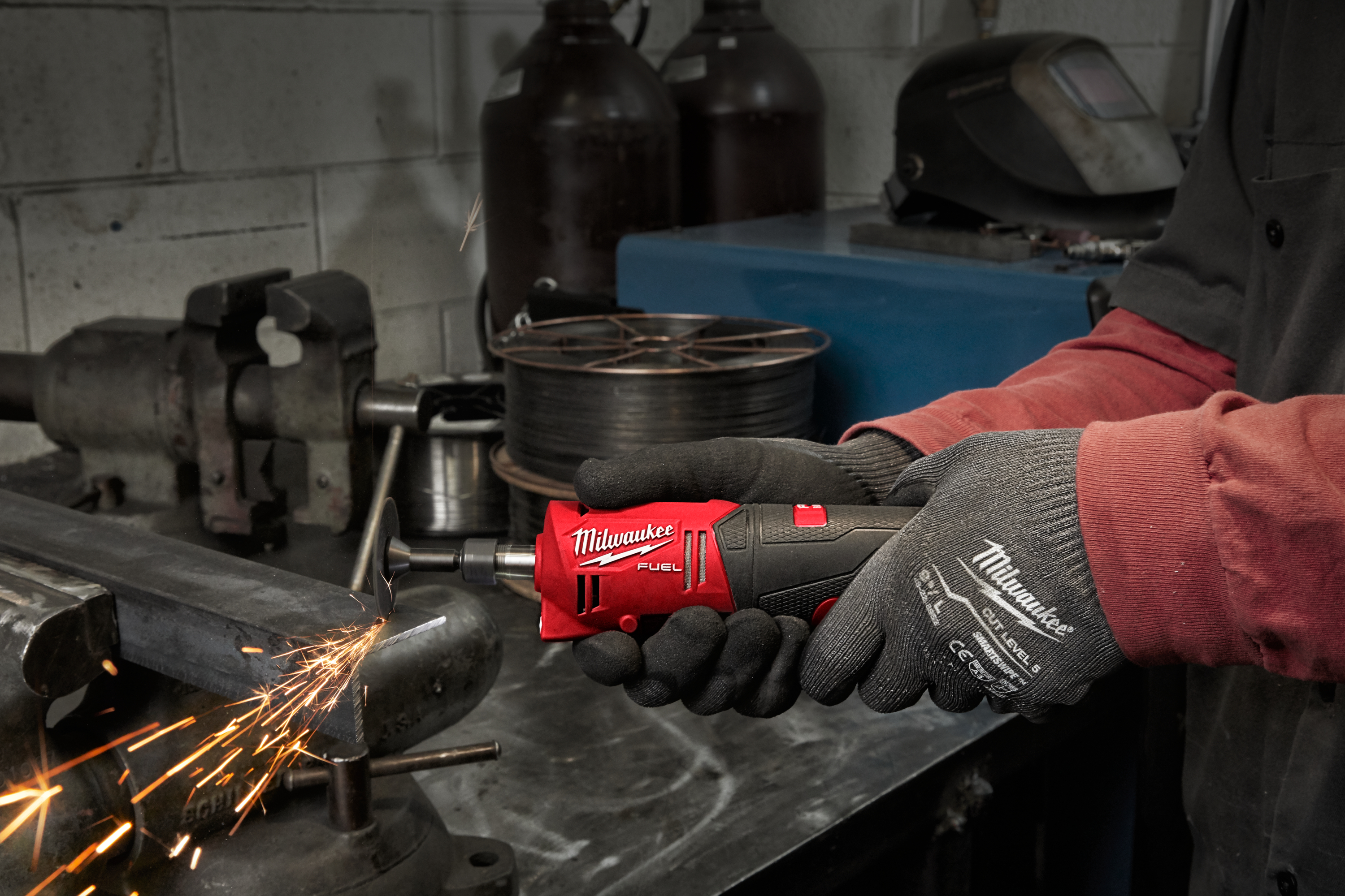 m12fdgs-422b Milwaukee M12FDGS-422B M12FDGS-422B Cordless Brushless, Cordless 4 Ah 6mm, 8 mm