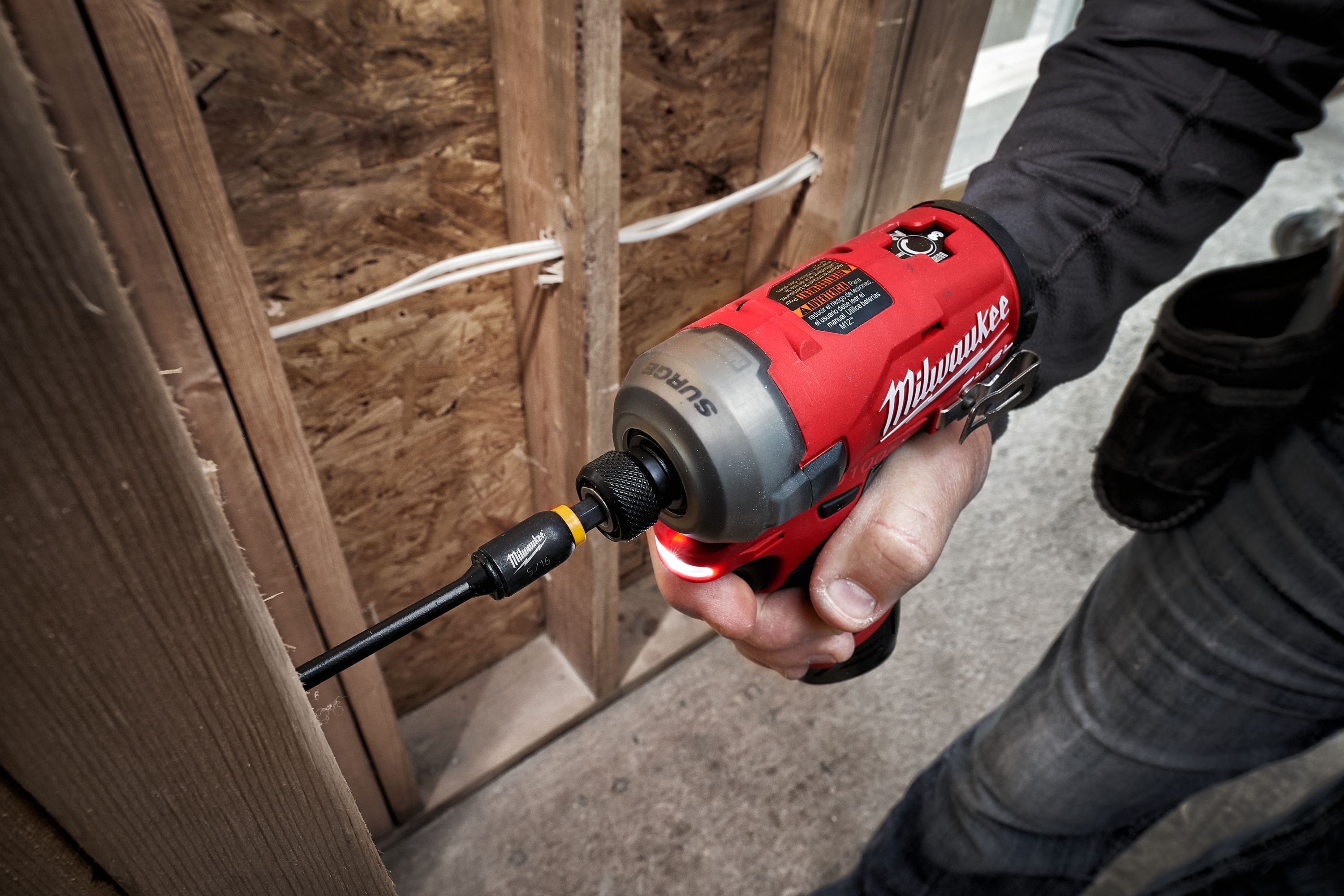 m12fqid-202x Milwaukee M12FQID-202X - Cordless Impact Driver with 2 x 2 Ah Batteries