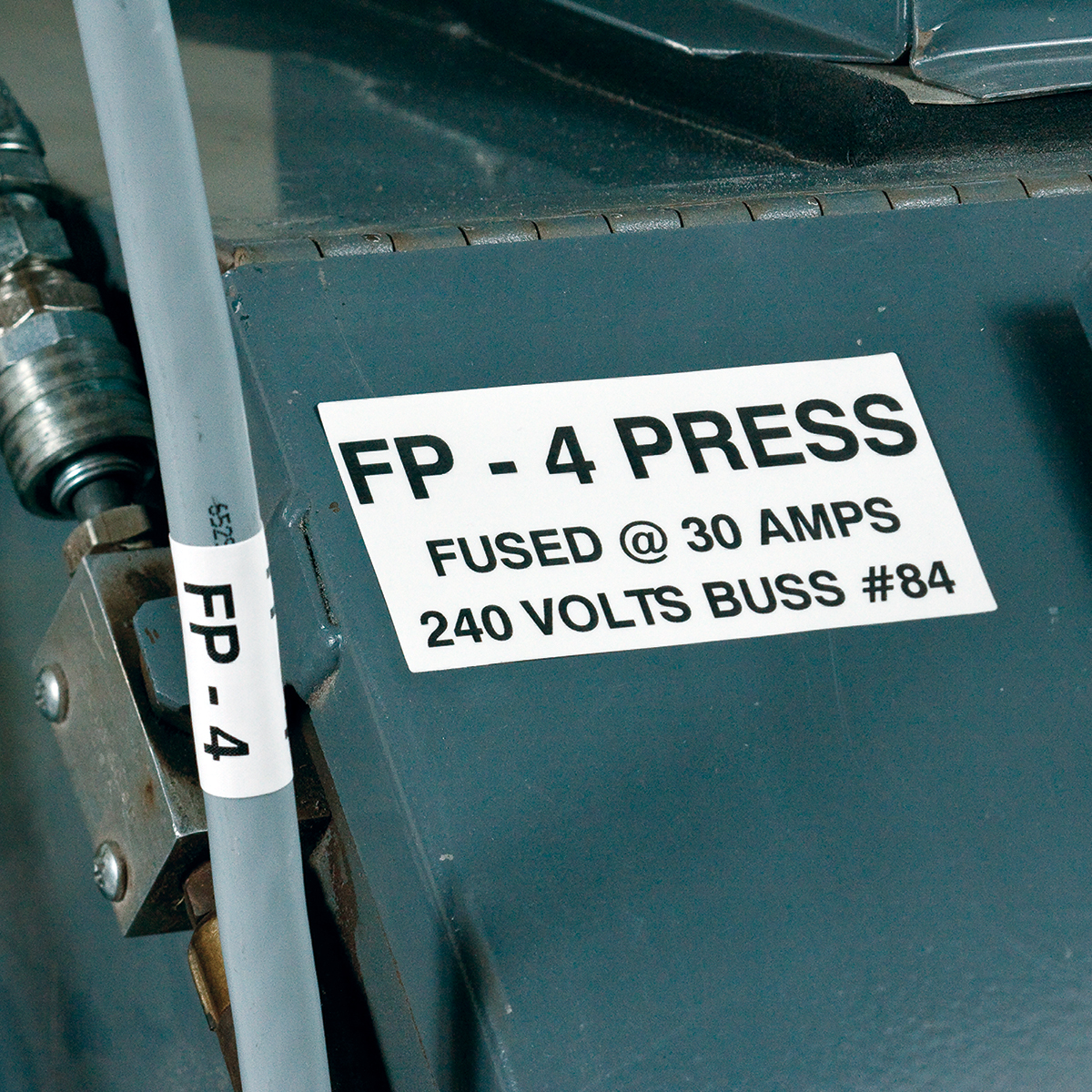 m7-9-423 Brady on White Label, 5.08 mm Length, 16.51 mm Width, 5.08 mm Label Length, 16.51 mm Label Width