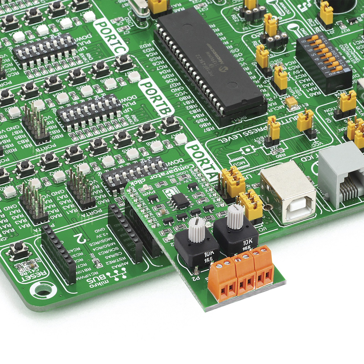 mikroe-1915 MikroElektronika MIKROE-1915 Comparator MikroBus Click Board for LM2903 IC