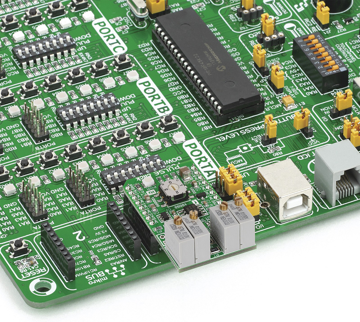 mikroe-2032 MikroElektronika MIKROE-2032 Pulse Generator MikroBus Click Board for NE555 for mikroBUS Socket