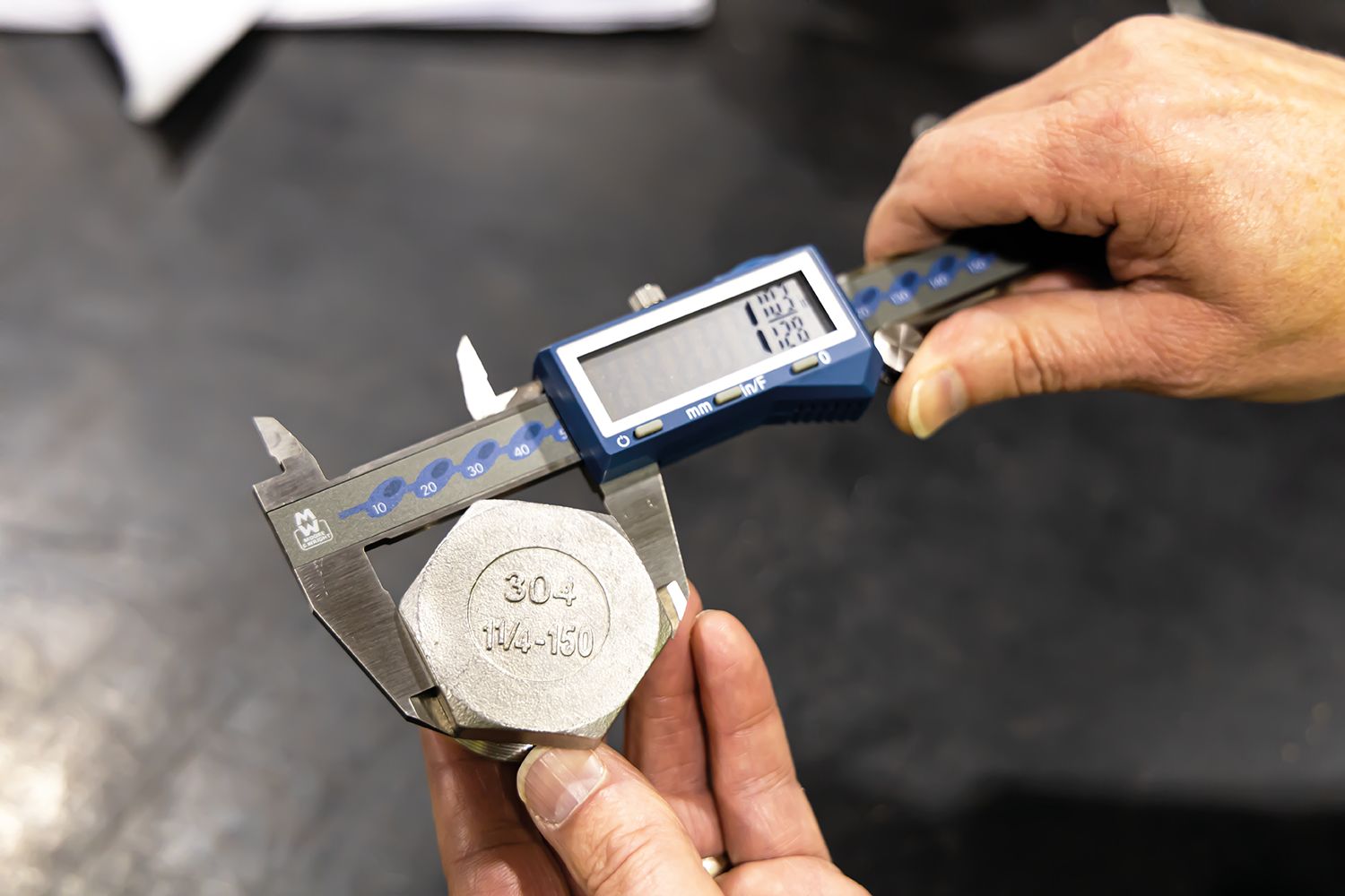 mw110-15dfc Moore & Wright Caliper 150 mm 0.01 Resolution Digital, Metric, Imperial UKAS