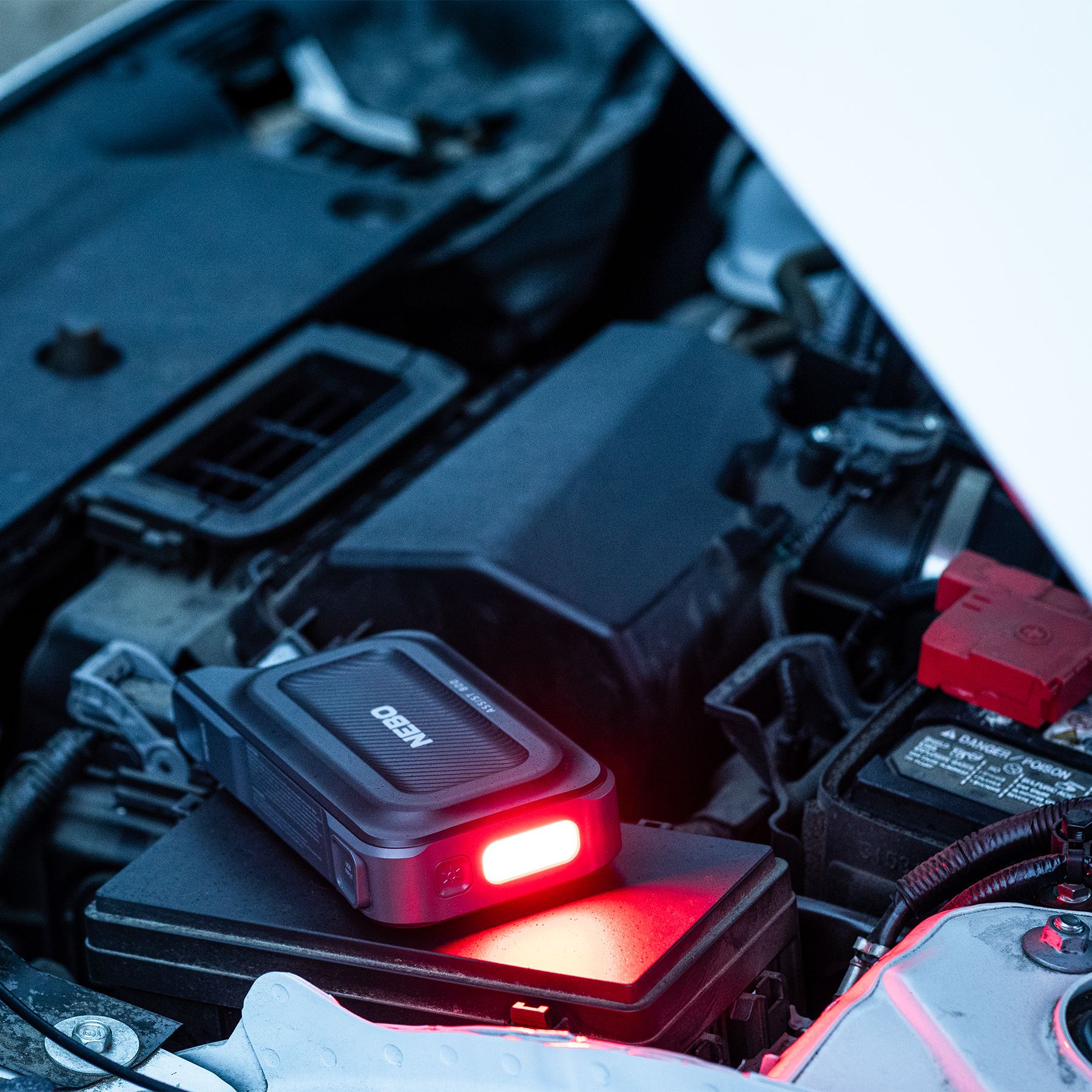 neb-jmp-0001-g Nebo Lithium NEBO Assist 800 Jump Starter