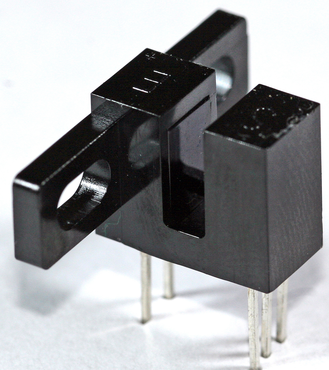 OPB840L51 Optek Through Hole Slotted Optical Switch, Phototransistor Output