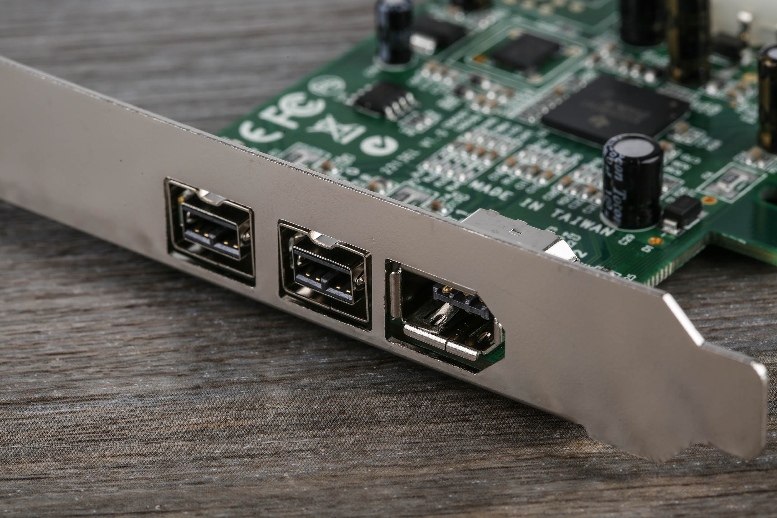 pex1394b3 StarTech.com 3 Port PCIe Firewire Card