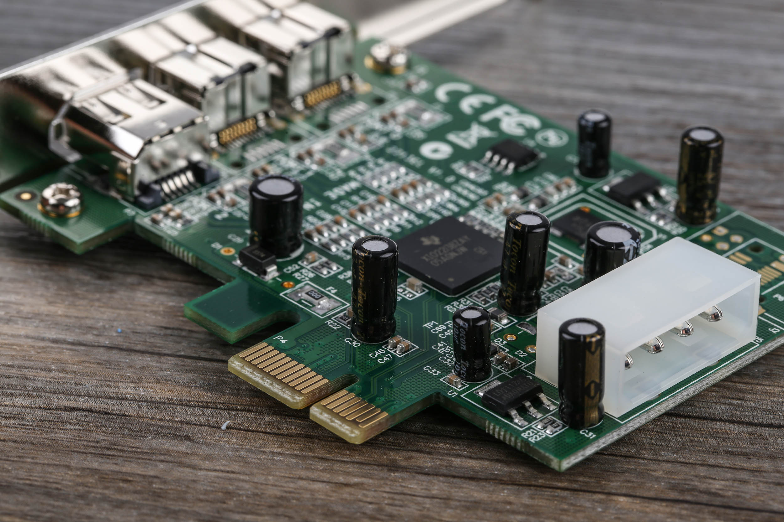 pex1394b3 StarTech.com 3 Port PCIe Firewire Card