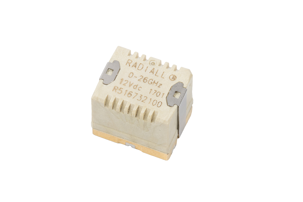 r516332100 Radiall Through Hole High Frequency Relay, 12 V dc Coil, 8 GHz Max. Coil Freq., SPDT