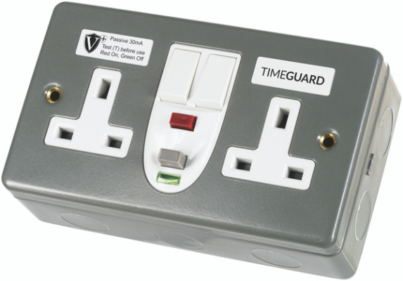 Timeguard 30A, Passive 1 RCD Socket, Plastic, Surface Switched, BS7288 & BS1363-2, 230V ac, Metallic, White