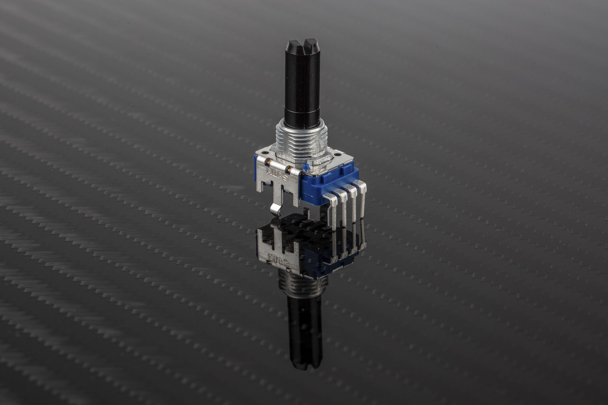 Alps Alpine RK11K 50 kΩ Rotary Carbon Film Potentiometer 1-Turns 1-Gang Panel Mount, Through Hole, RK11K1140A63