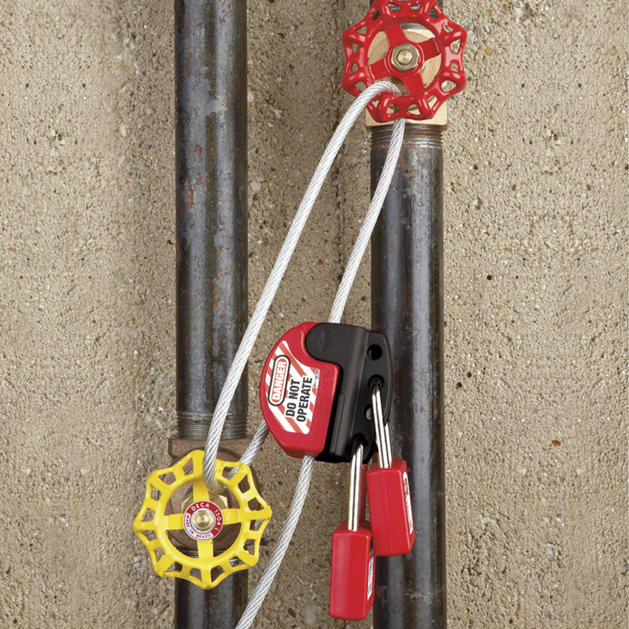 s806 Master Lock 4-Lock Lockout Thermoplastic, Steel Cable Lockout