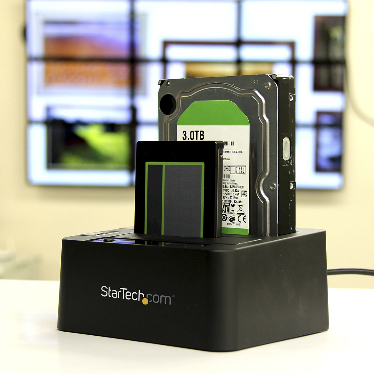 sdock2u313 StarTech.com USB 2.5 in, 3.5 in 132 x 70 x 148 mm Hard Drive Docking Station 2.5 x 3.5 in