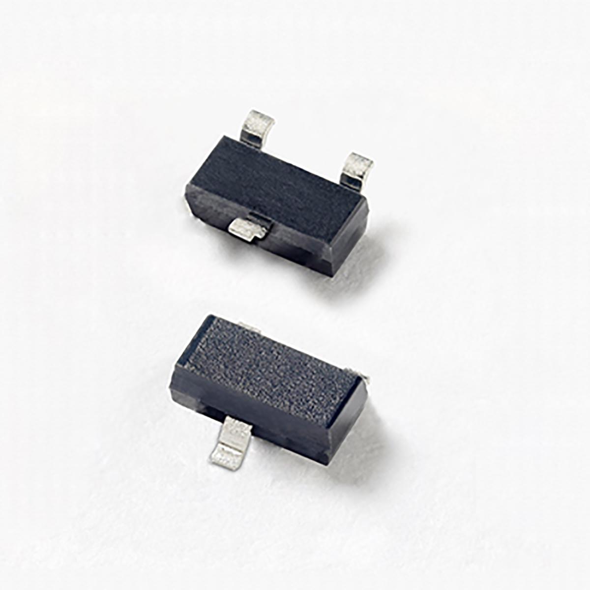 Littelfuse SM24CANB-02HTG 2-Element Bi-Directional TVS Diode Array, 500 W, 3-Pin SOT-23
