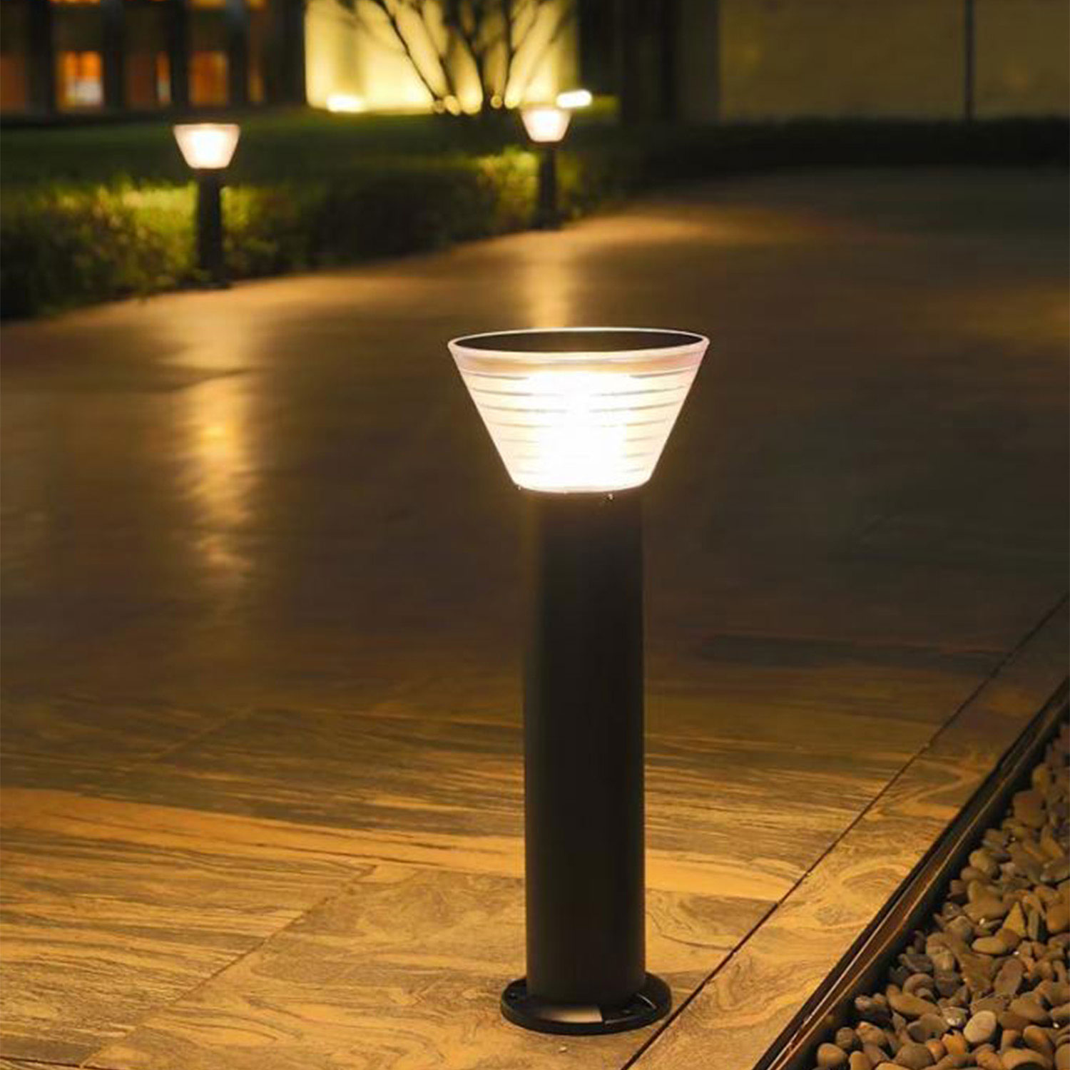 srb-1 TradeTuff SRB Solar Powered LED Floodlight, 5 W, 400 lm, IP65, 3.2V