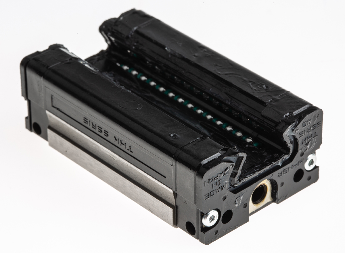 ssr15xw1ssgk THK Linear Guide Carriage SSR15XW1SS(GK) SSR-XW Series, 14.7 kN Dynamic Load