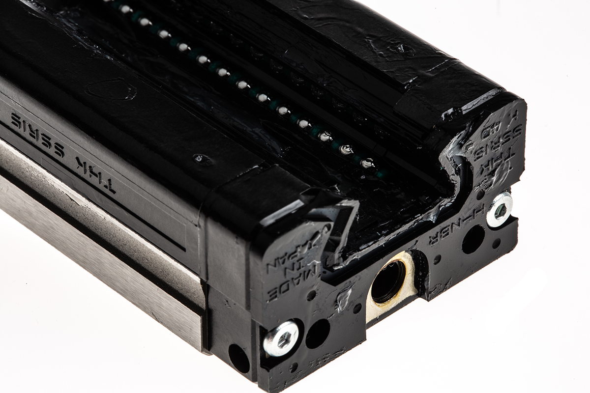 ssr15xw1ssgk THK Linear Guide Carriage SSR15XW1SS(GK) SSR-XW Series, 14.7 kN Dynamic Load