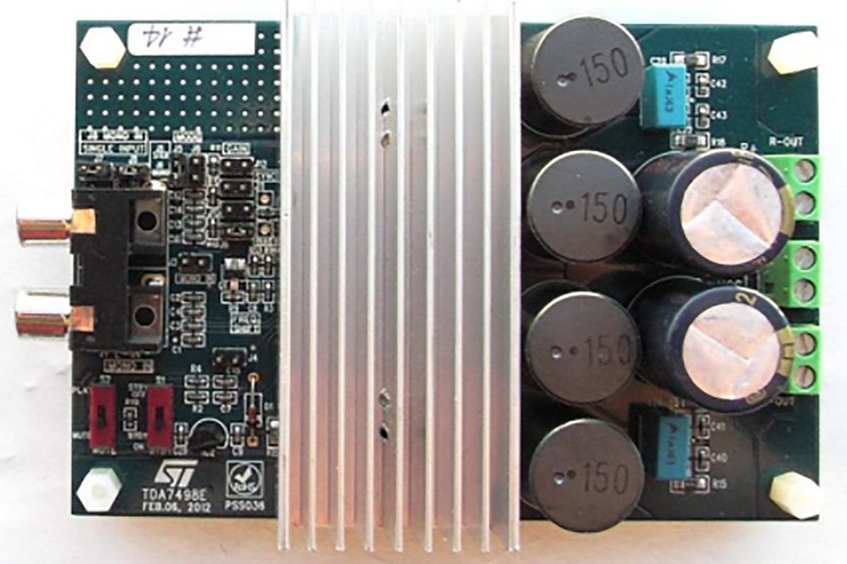 STMicroelectronics STEVAL-CCA044V1 Dual BTL Class-D Audio Amplifier Demonstration Board Audio Amplifier Demonstration