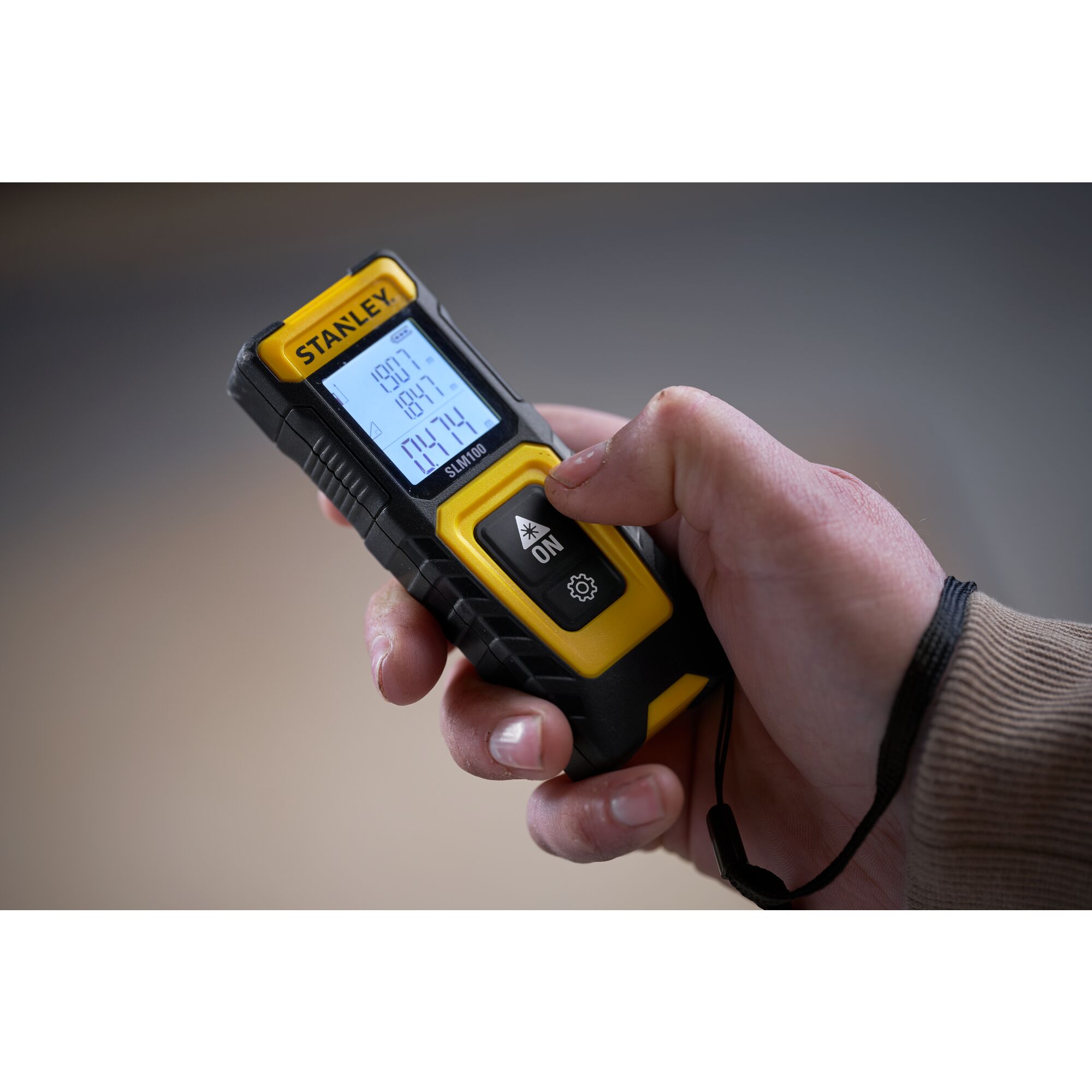 stht77100-0 Stanley Distance Meter, 30 m Range, ±3 mm Accuracy