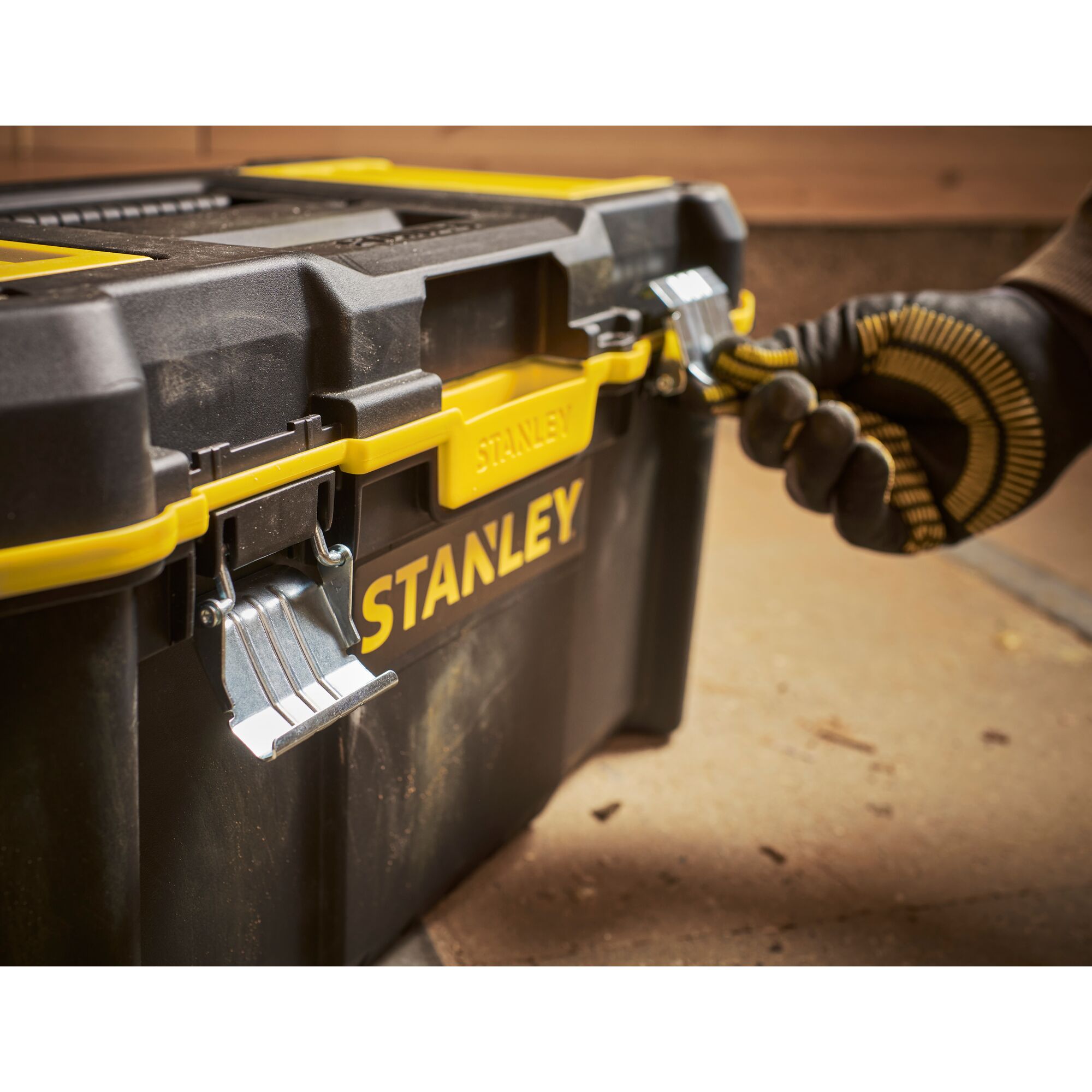 stst83397-1 Stanley Plastic Tool Box 285 mm 490 mm 255mm