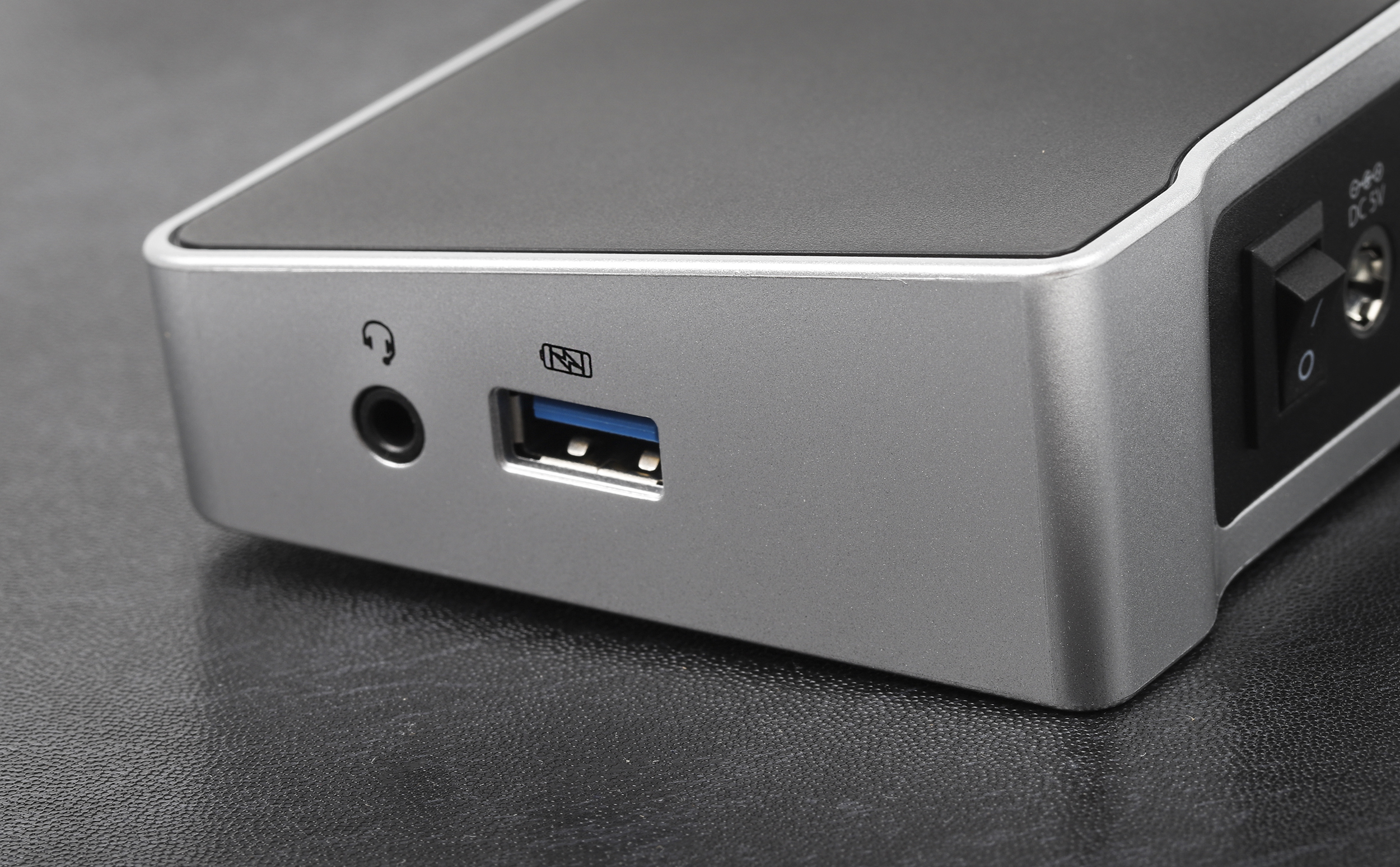 usb3dockh2dp StarTech.com  3 3840 x 2160 pixel USB 3.0 Docking Station USB Type B, USB Type A Portswith HDMI, DisplayPort - 5 xUSB